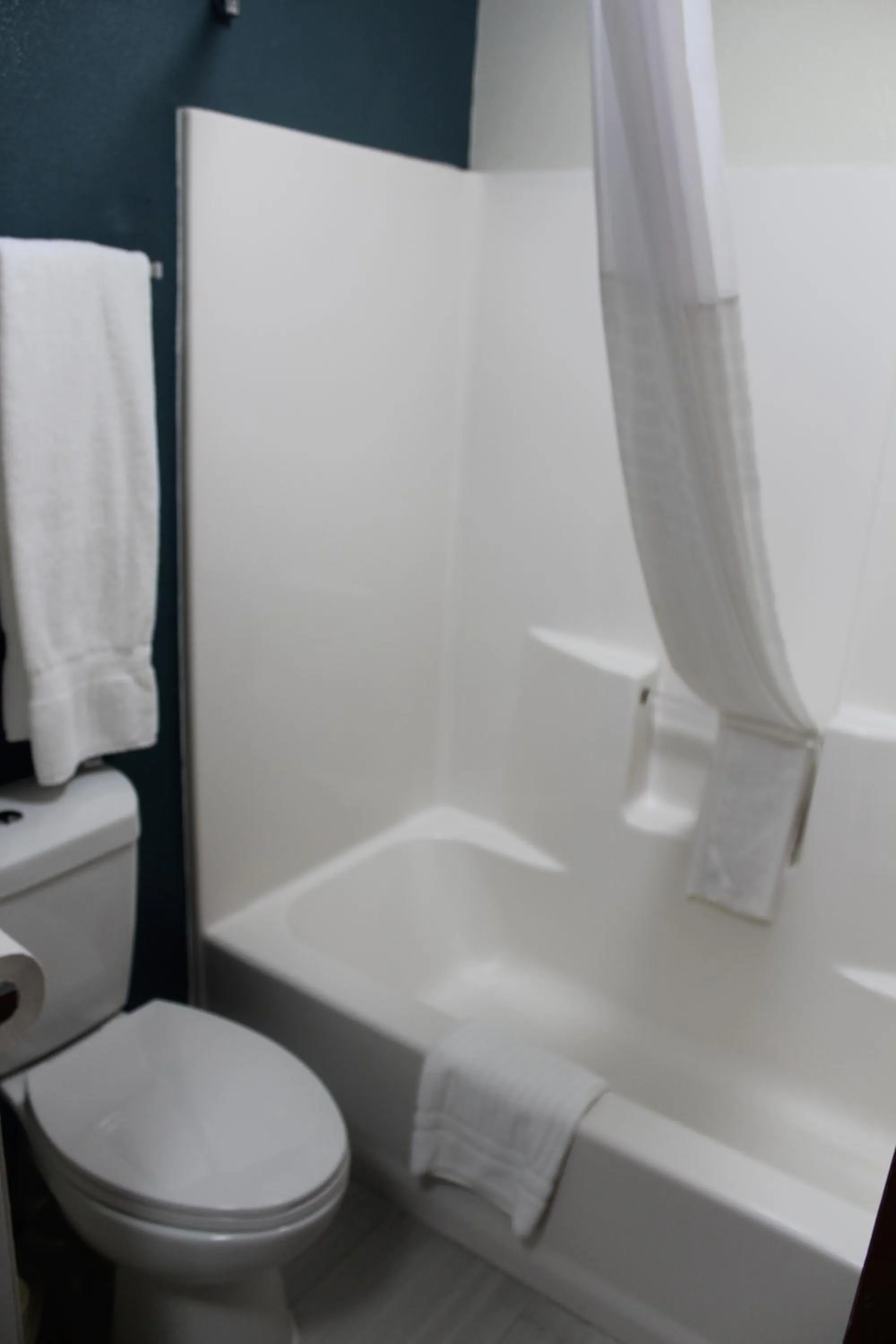 Toilet in Quality Inn North Vernon