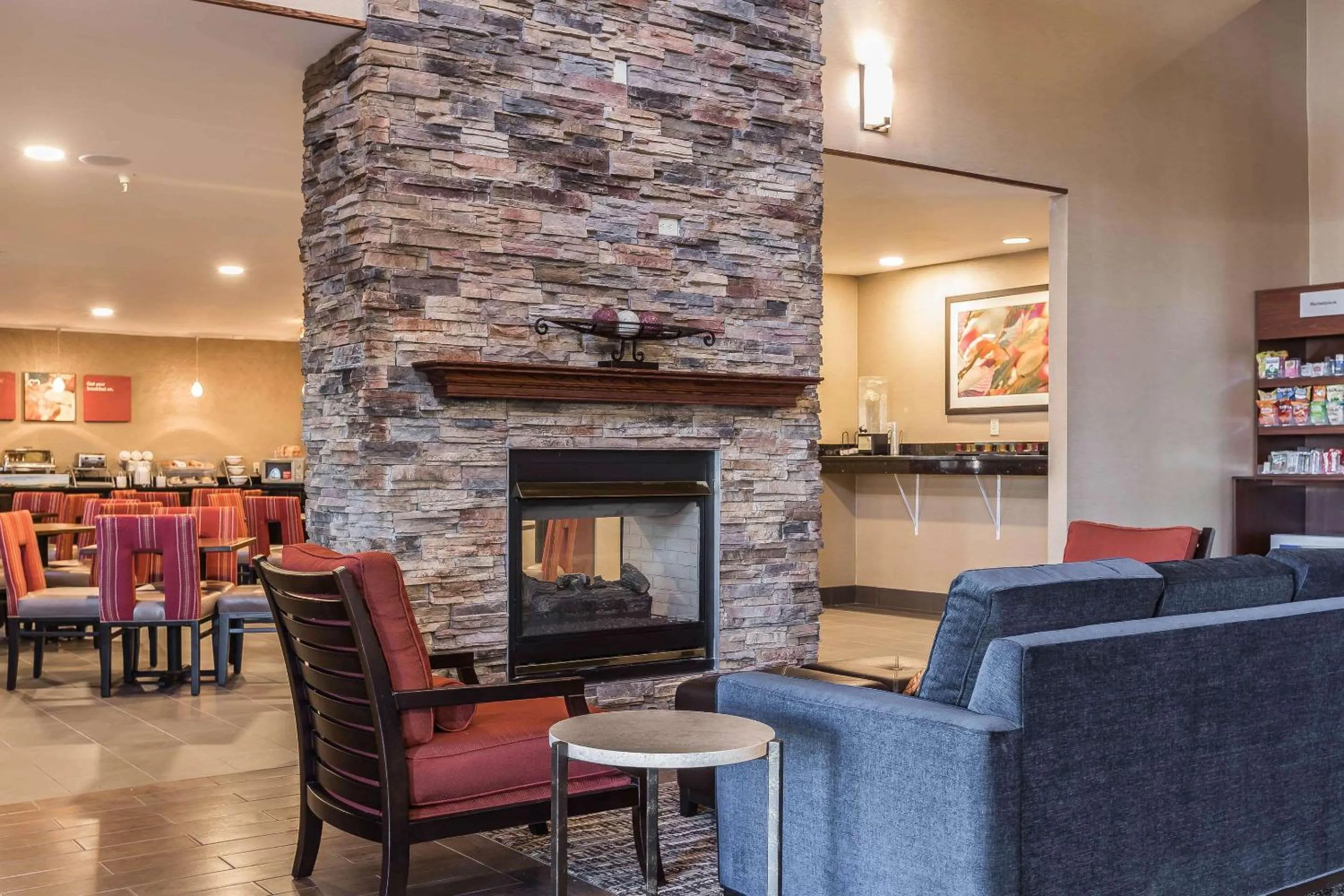 Lobby or reception in Comfort Suites North