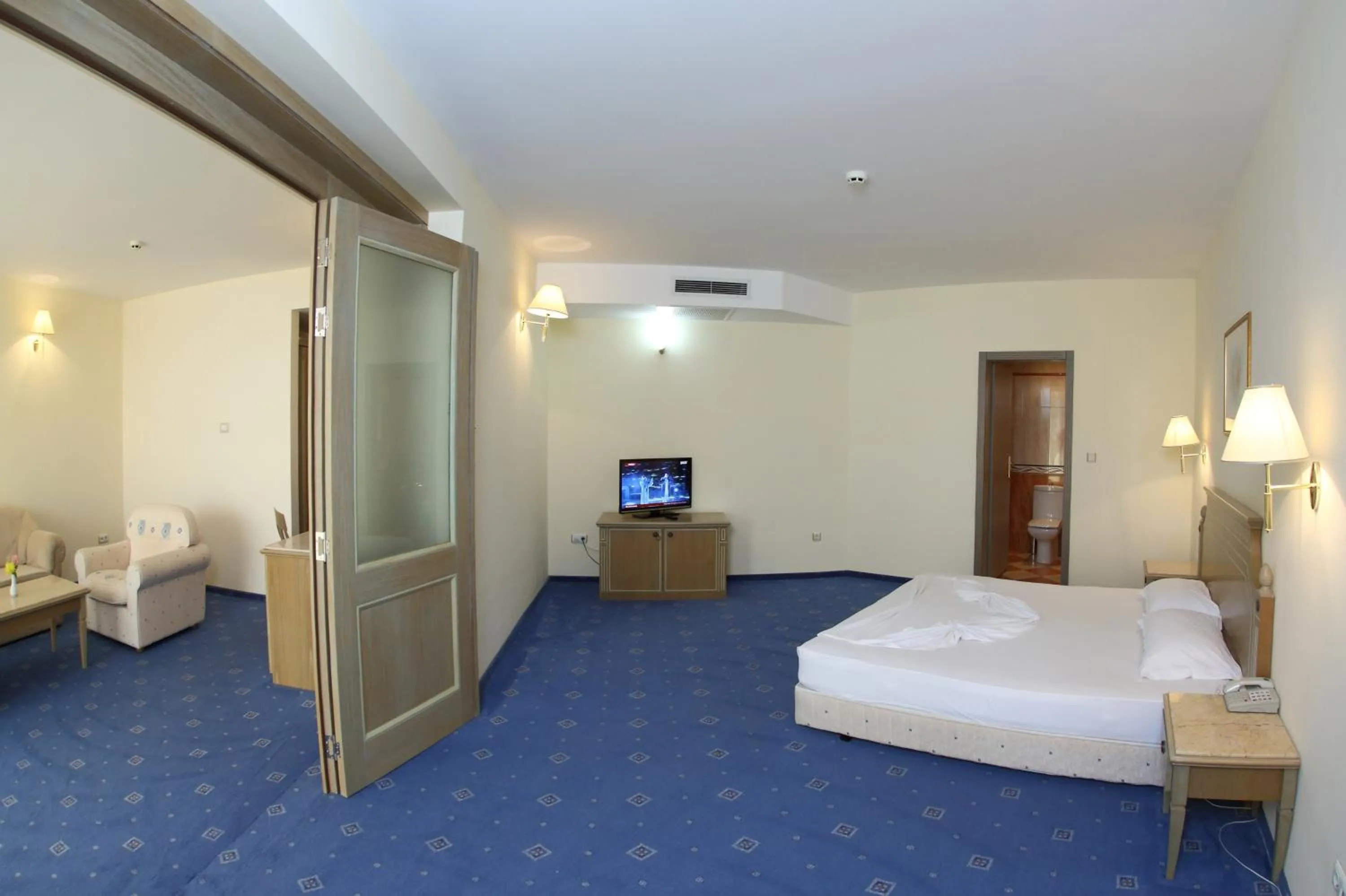 TV and multimedia, Bed in Duni Marina Royal Palace Hotel - Ultra All Inclusive