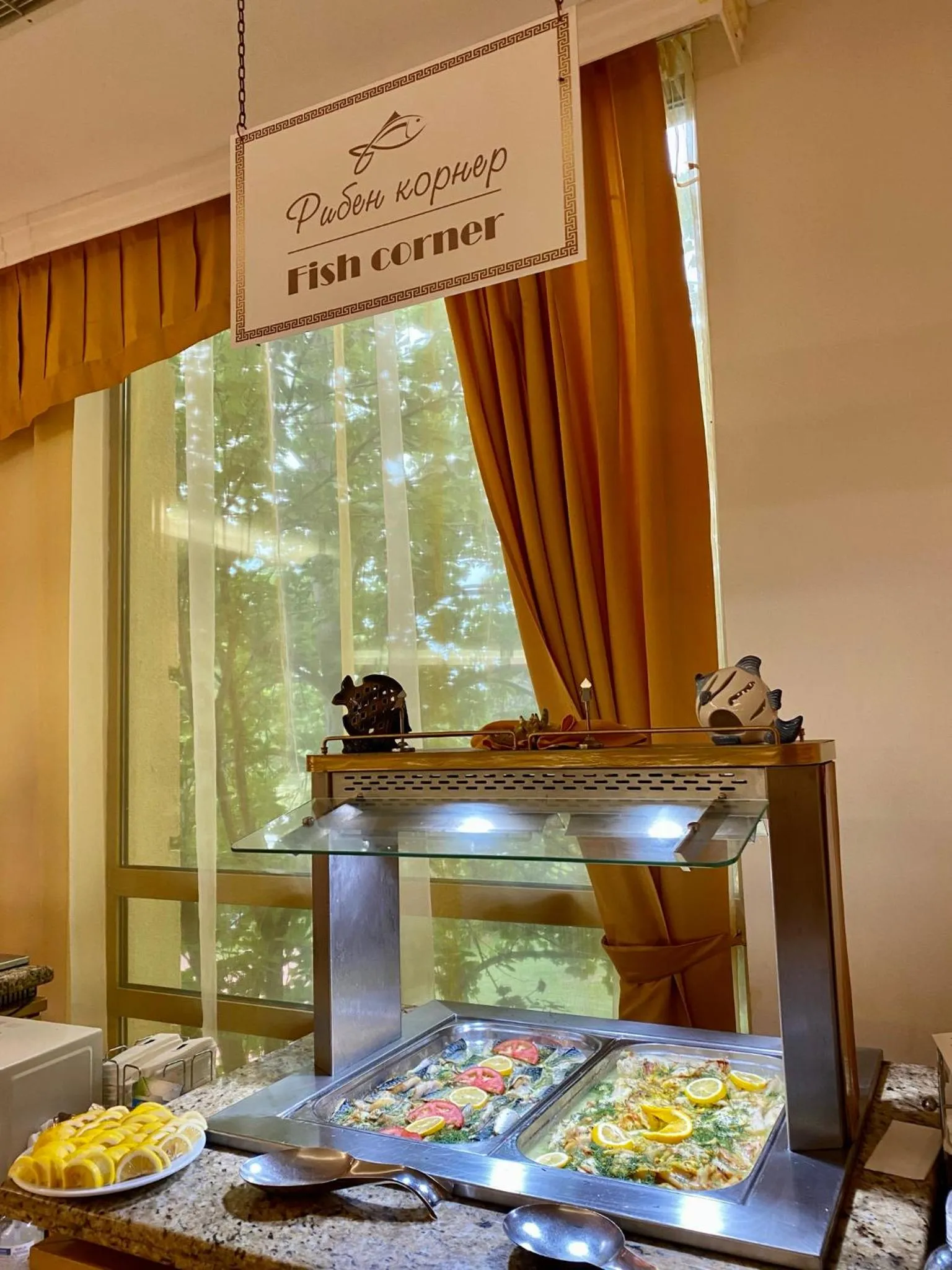 Food and drinks in Duni Marina Royal Palace Hotel - Ultra All Inclusive