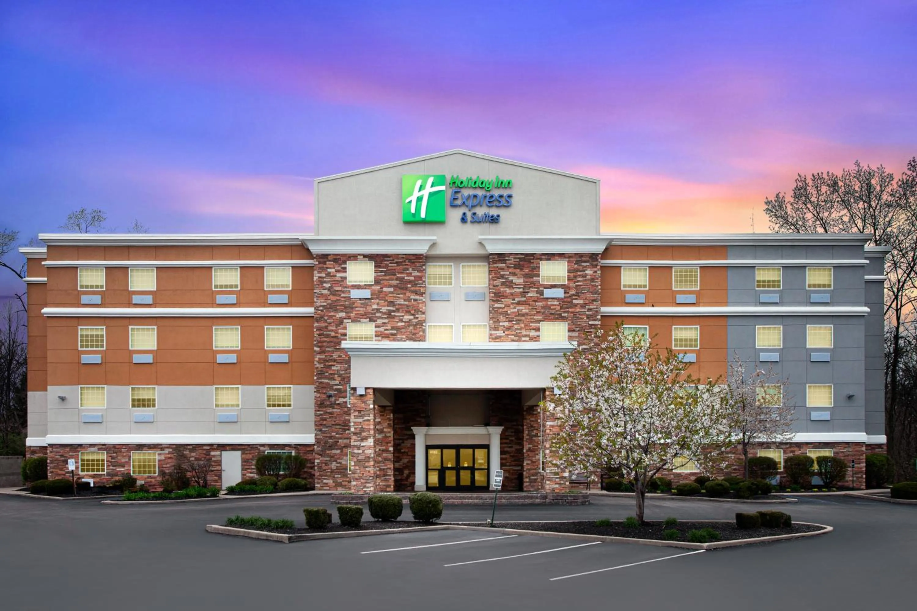 Property building in Holiday Inn Express & Suites Carmel North – Westfield by IHG