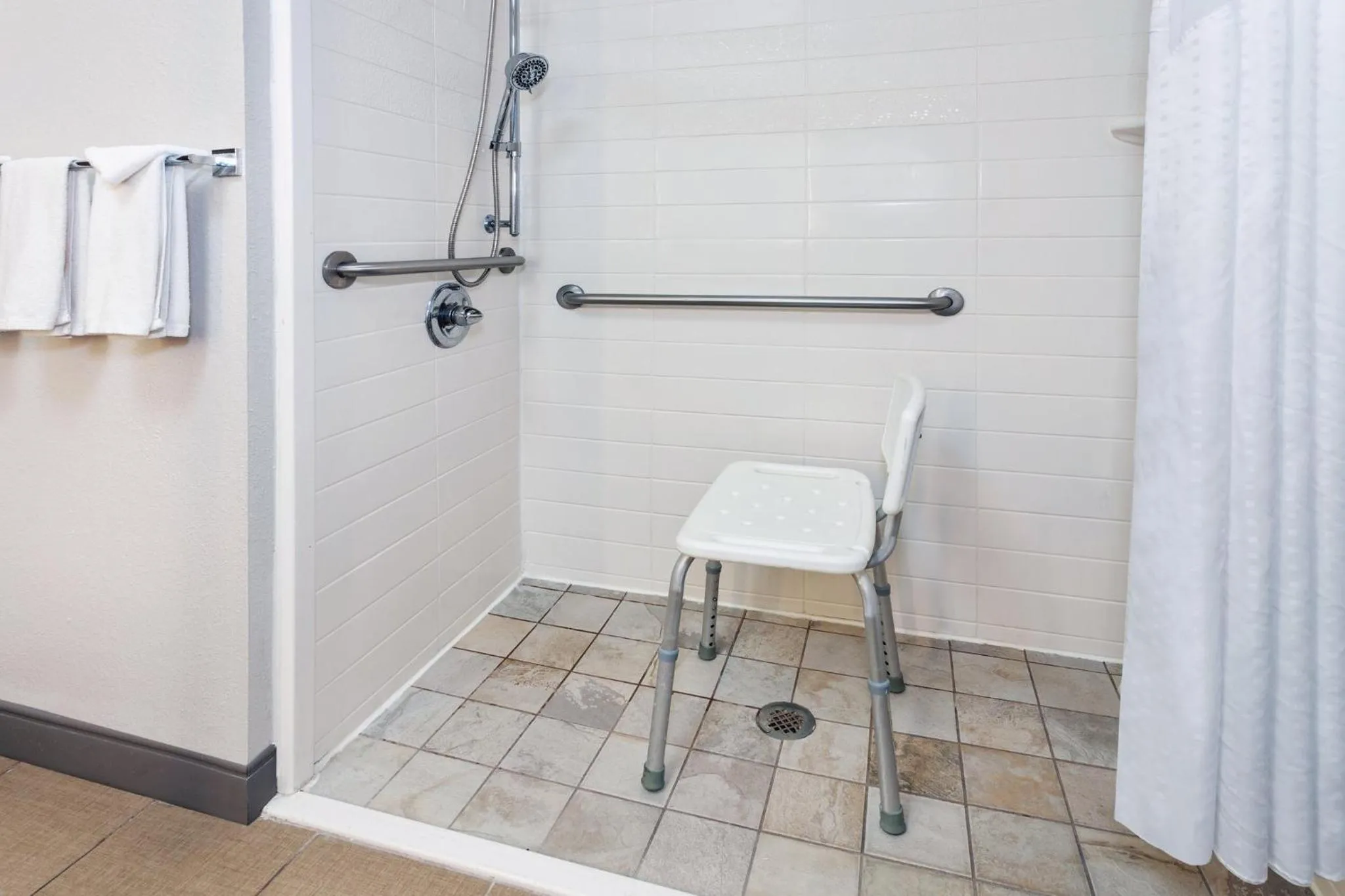 Bathroom in Holiday Inn Express & Suites Carmel North – Westfield by IHG