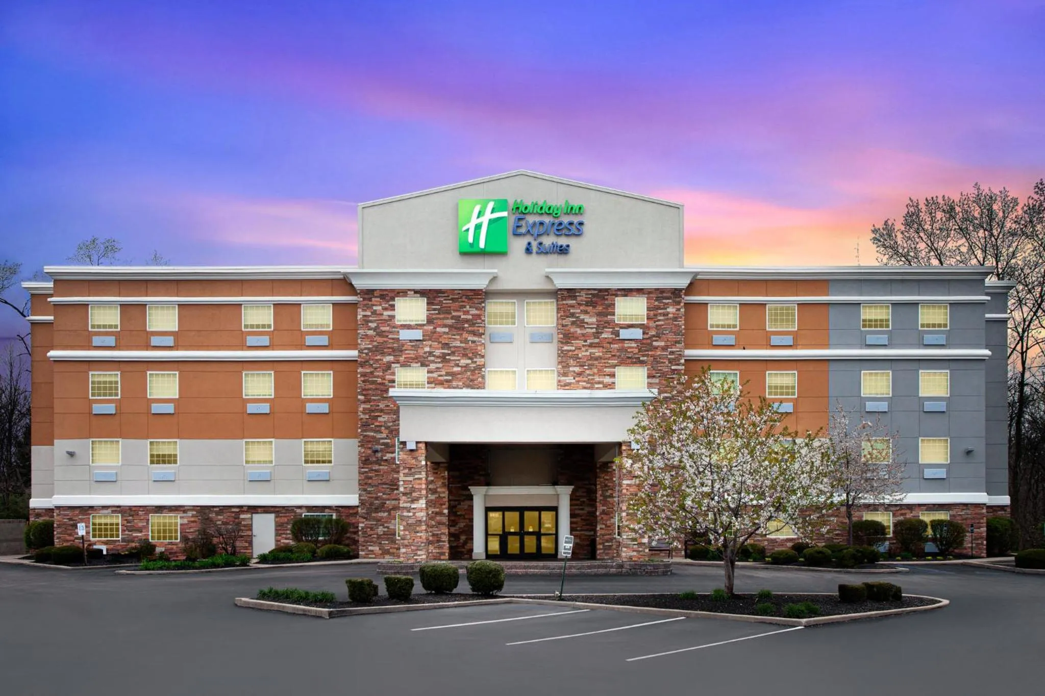 Property building in Holiday Inn Express & Suites Carmel North – Westfield by IHG