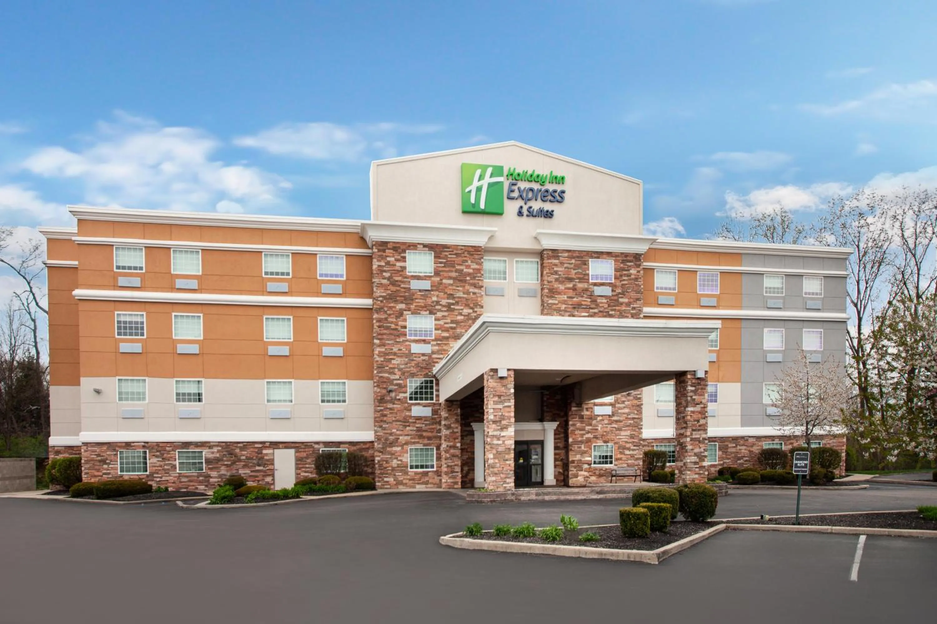Property building in Holiday Inn Express & Suites Carmel North – Westfield by IHG