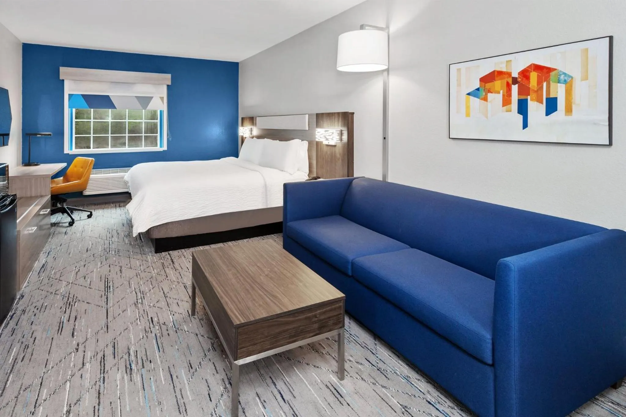 Photo of the whole room, Bed in Holiday Inn Express & Suites Carmel North – Westfield by IHG
