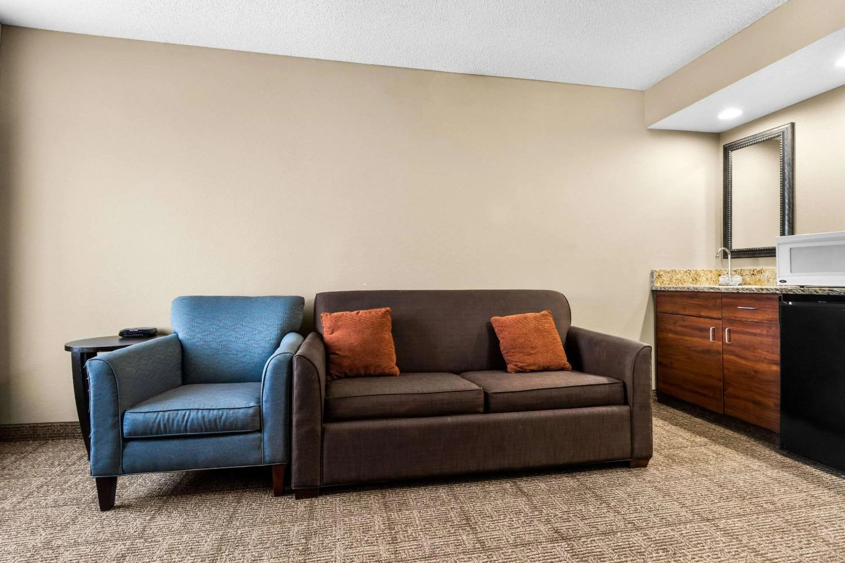 Bedroom in Comfort Inn Evansville East