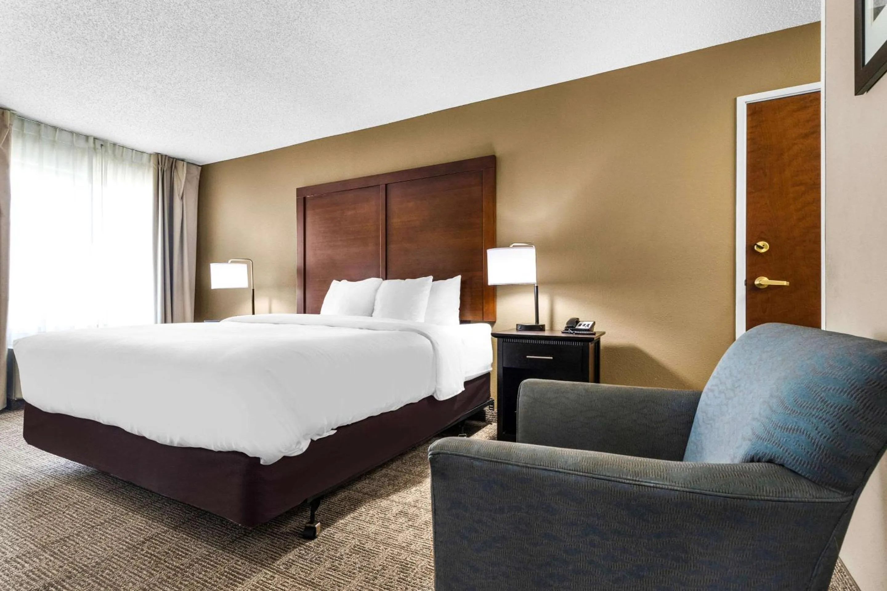 Bedroom, Bed in Comfort Inn Evansville East