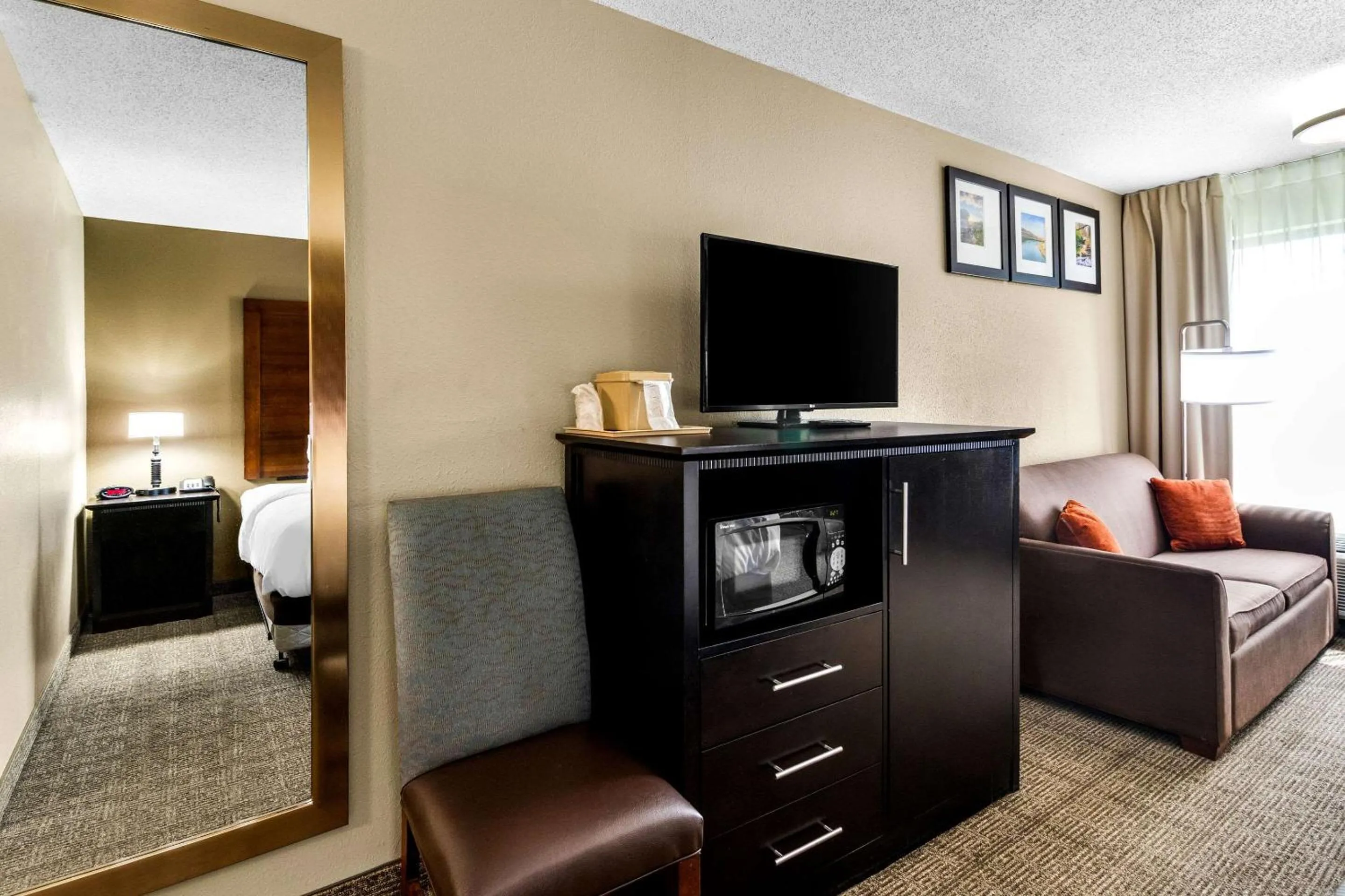 Bedroom, Bed in Comfort Inn Evansville East