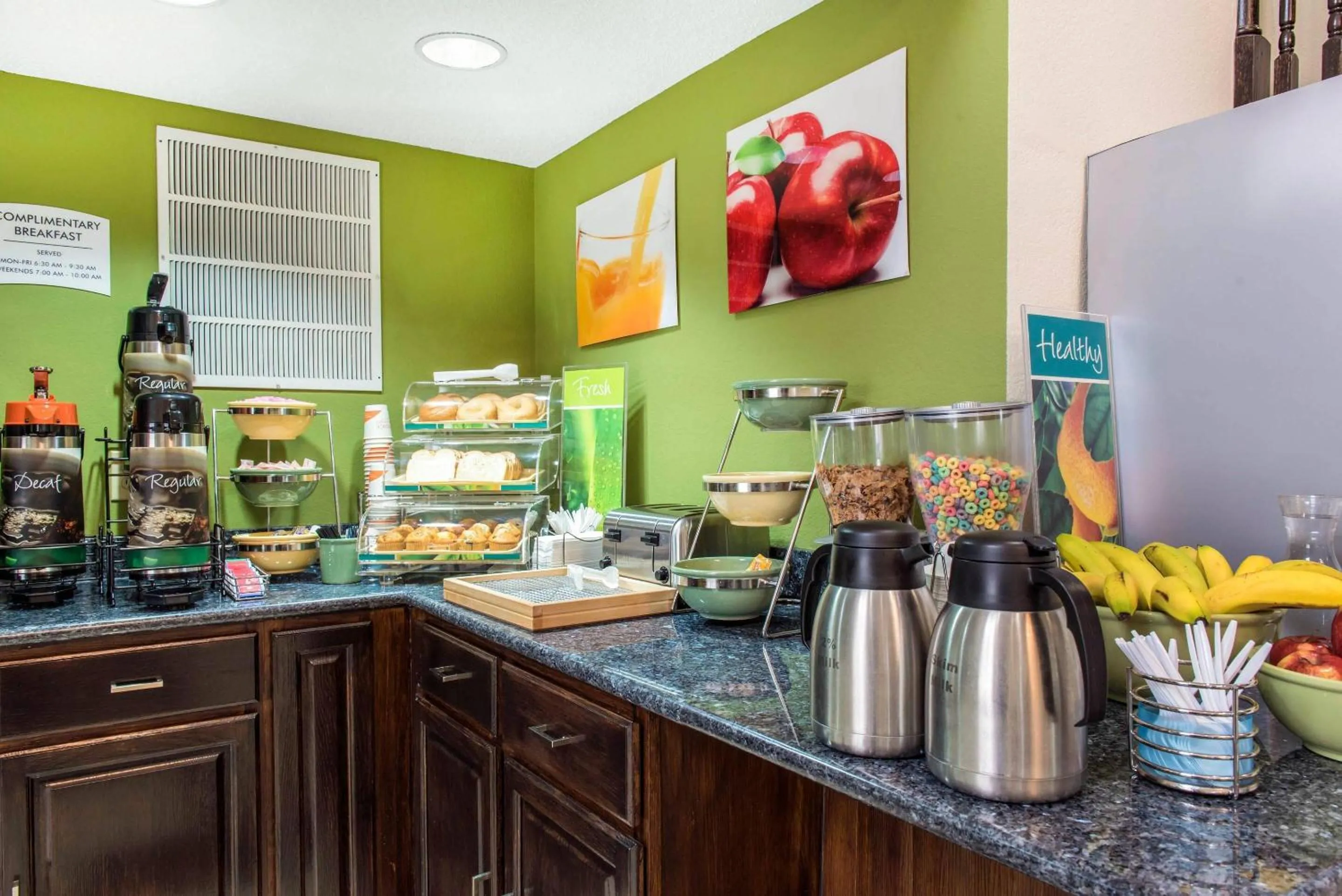 Breakfast in Quality Inn & Suites Anderson I-69