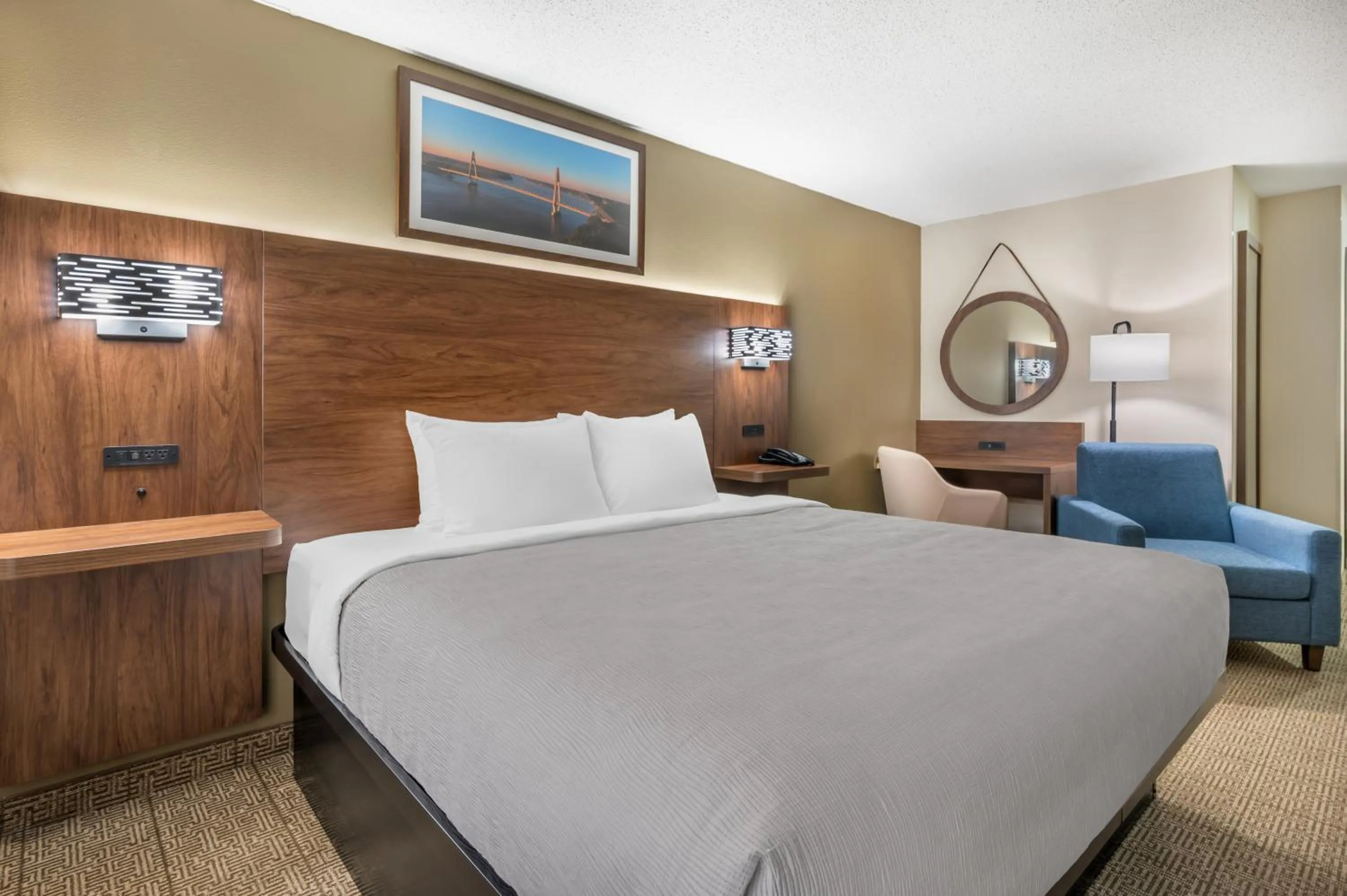 Bed in Quality Inn & Suites Rockport-Owensboro North GOLD AWARD WINNER