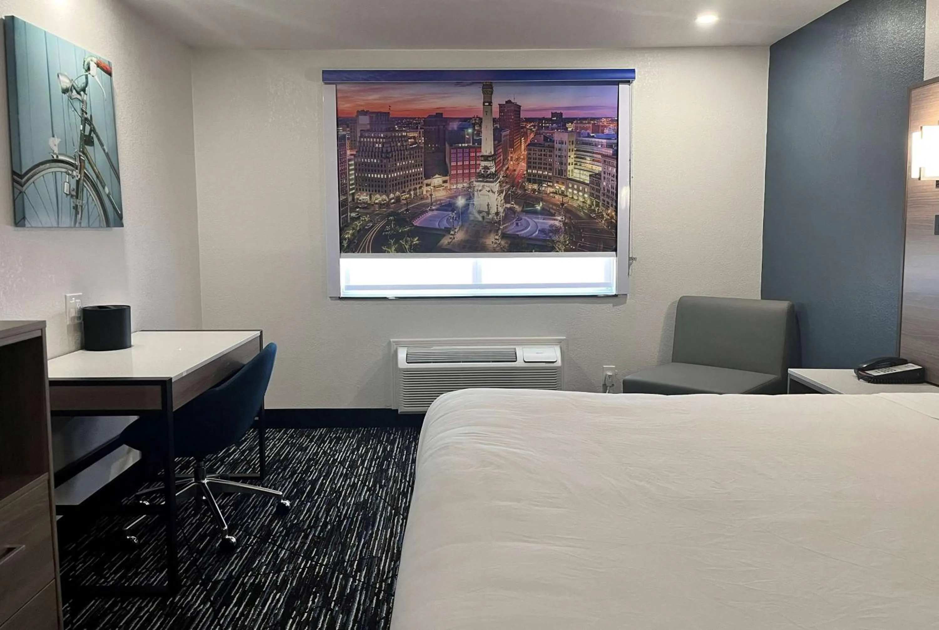 Photo of the whole room in Baymont by Wyndham Indianapolis Northeast