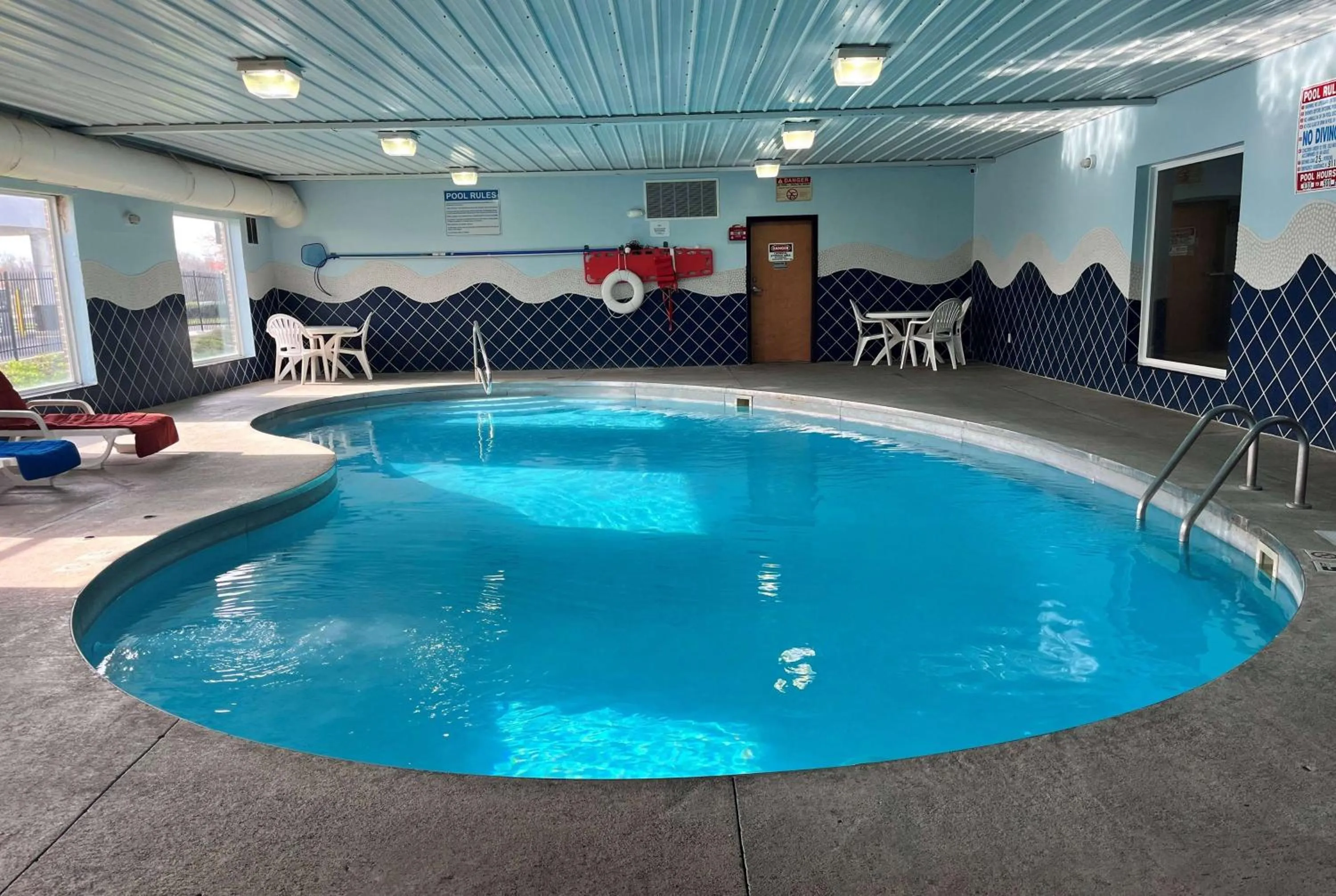 Pool view in Baymont by Wyndham Indianapolis Northeast