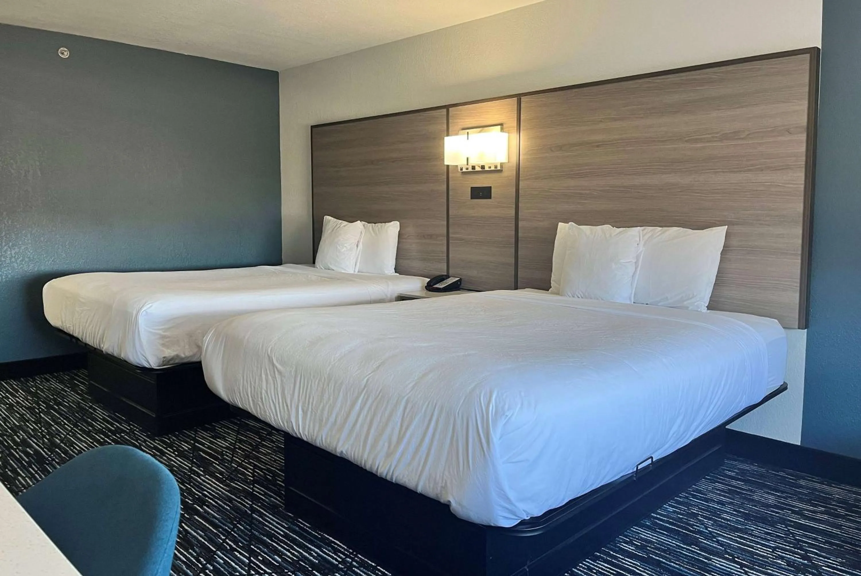 Photo of the whole room, Bed in Baymont by Wyndham Indianapolis Northeast