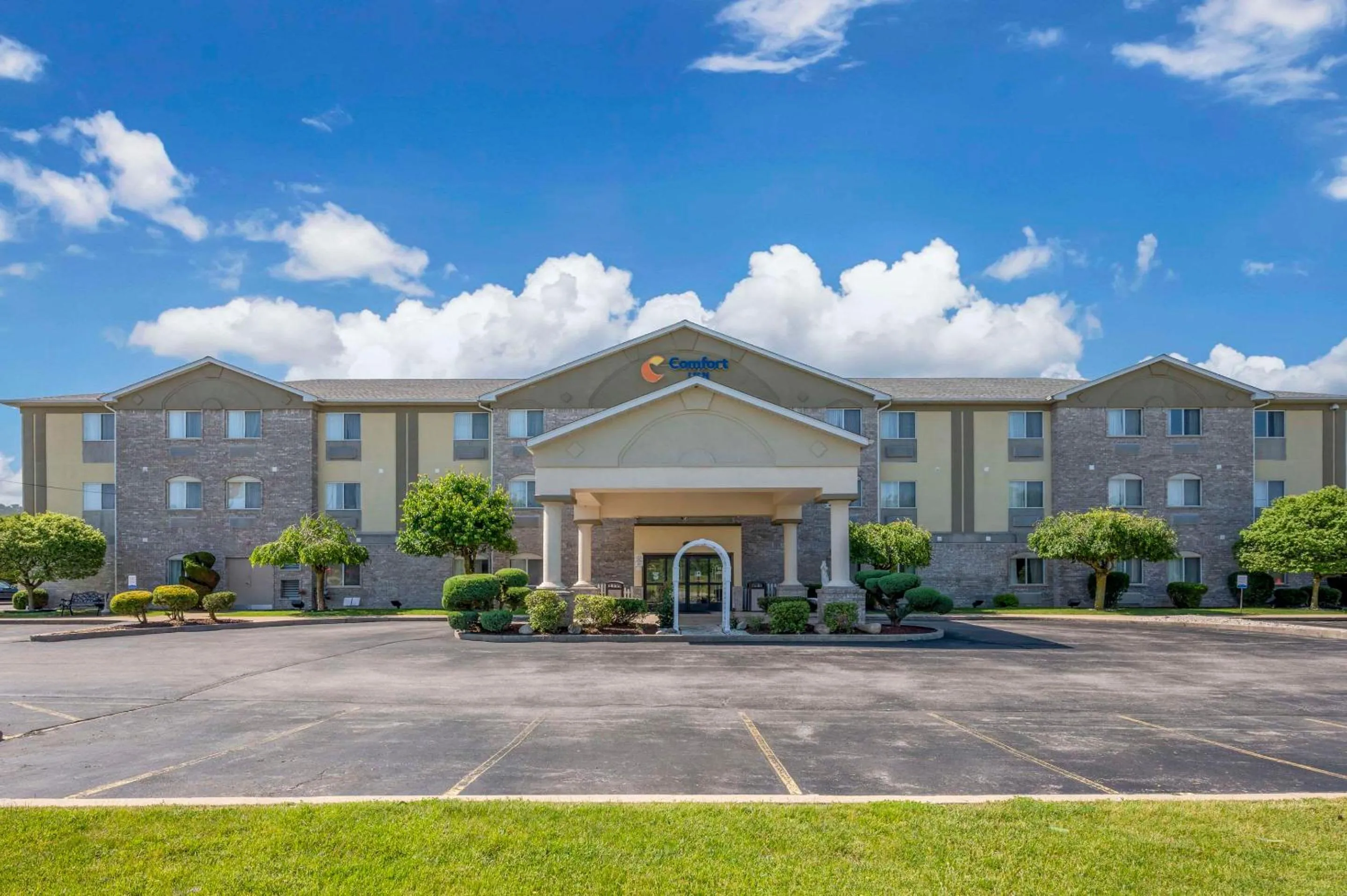 Property building in Comfort Inn