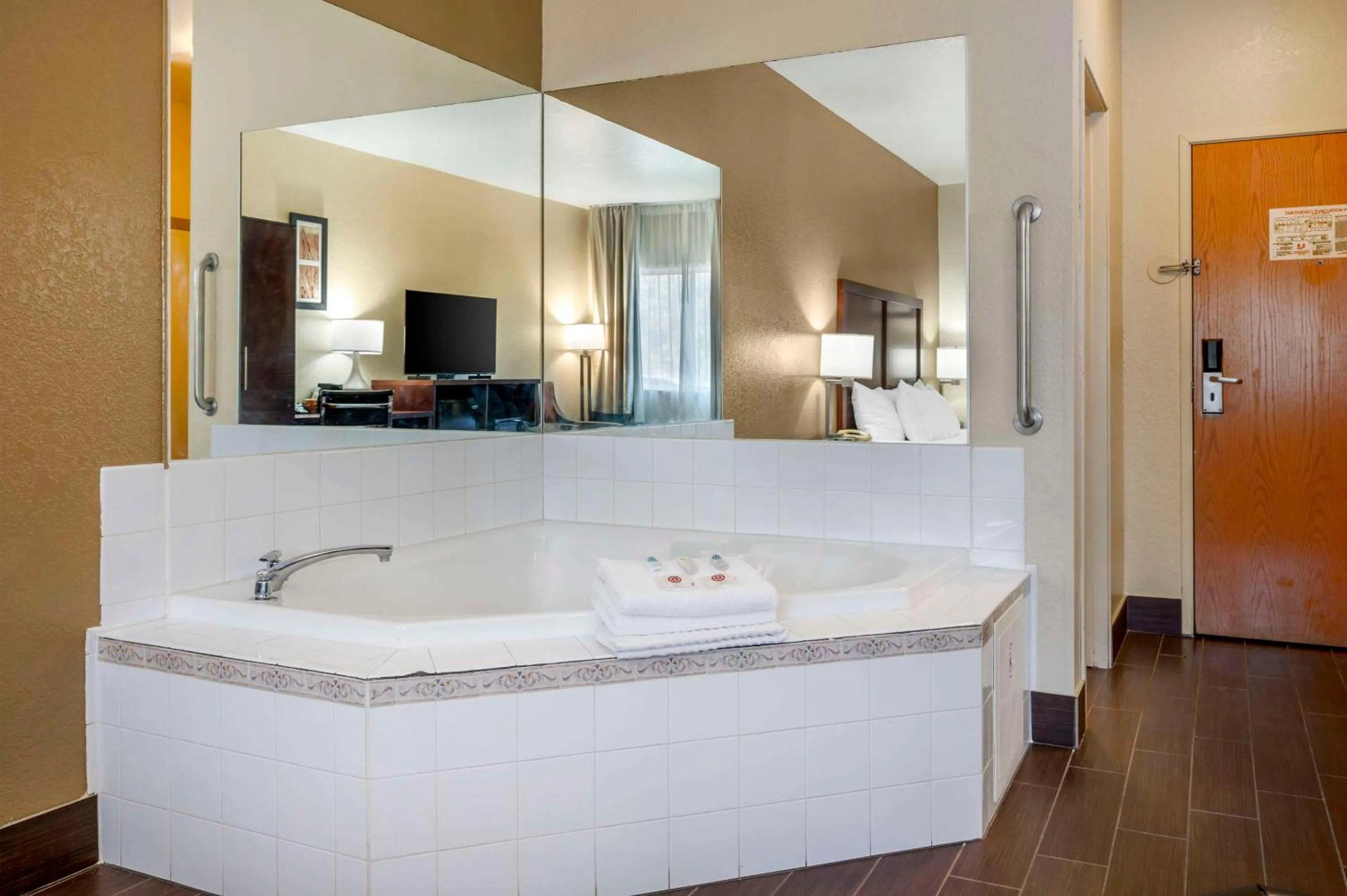 Bedroom in Comfort Inn