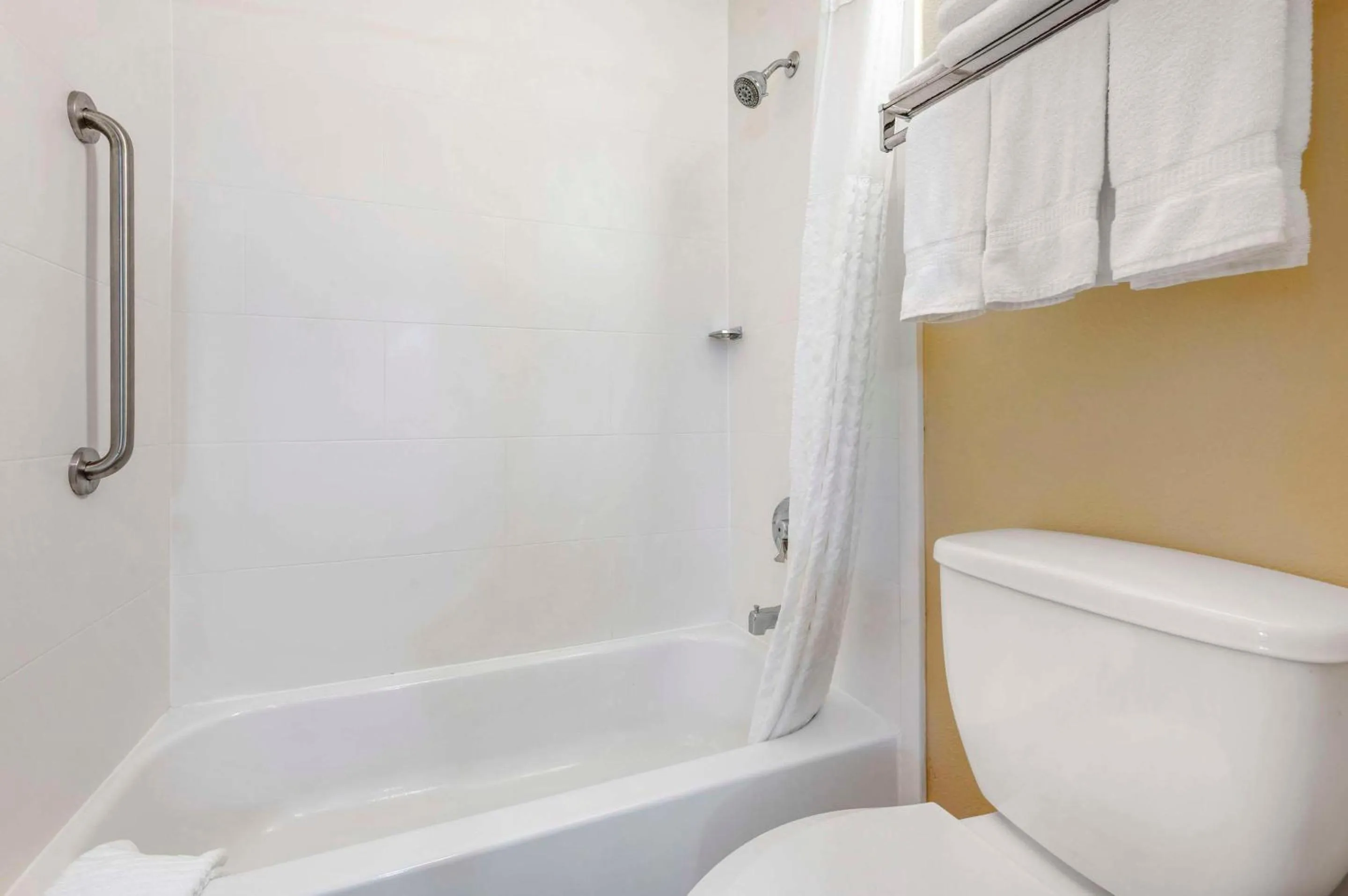 Bedroom in Comfort Inn