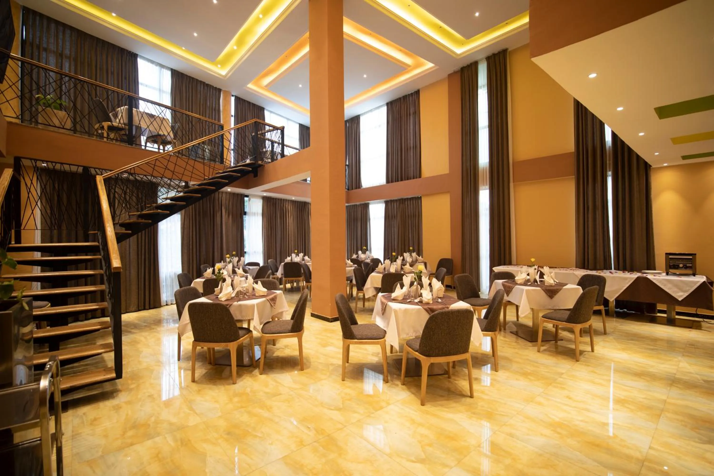 Restaurant/places to eat in Vamos Addis Hotel