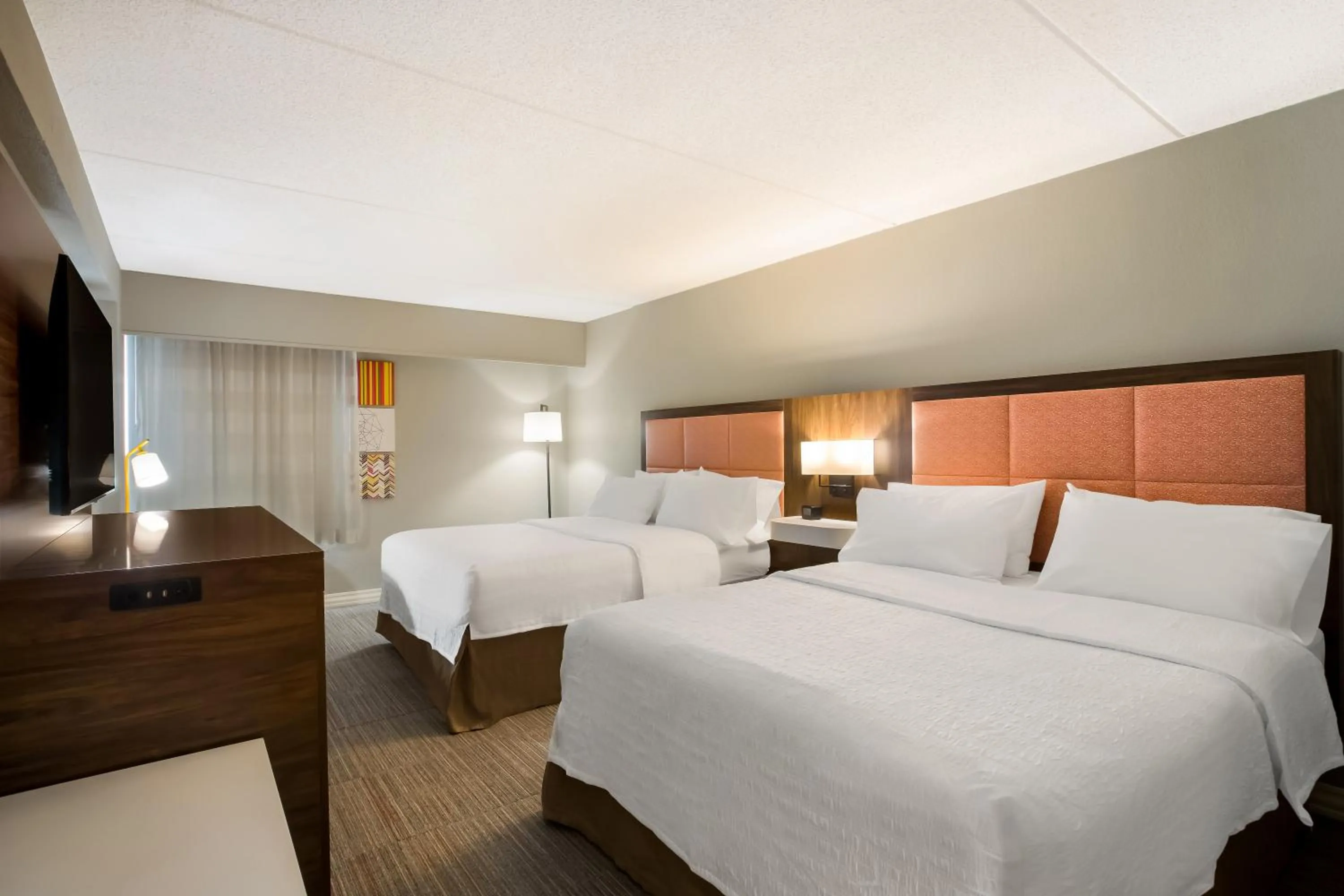 Bedroom, Bed in Hampton Inn Philadelphia/Willow Grove