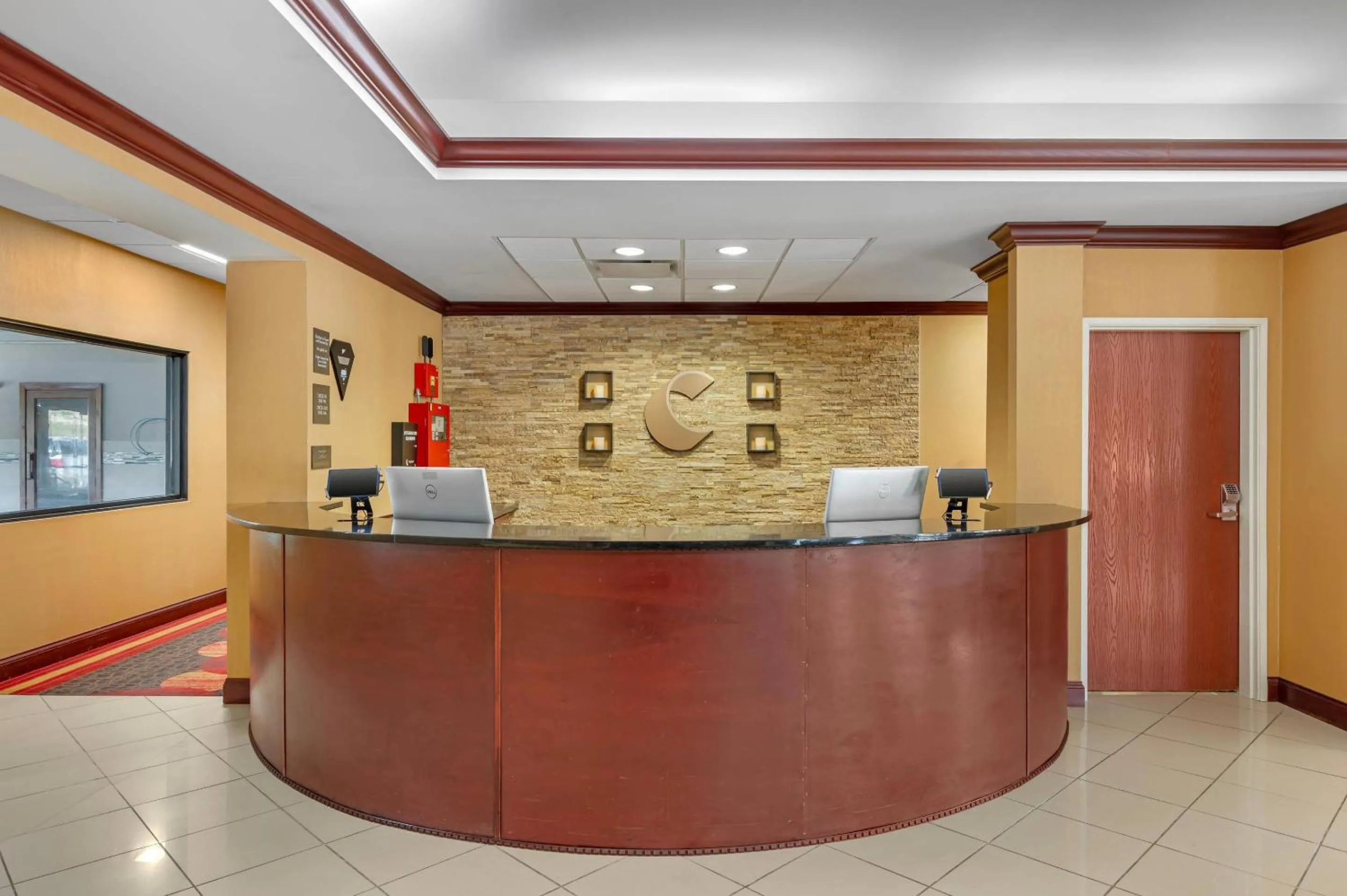 Lobby or reception in Comfort Suites South Bend Near Casino