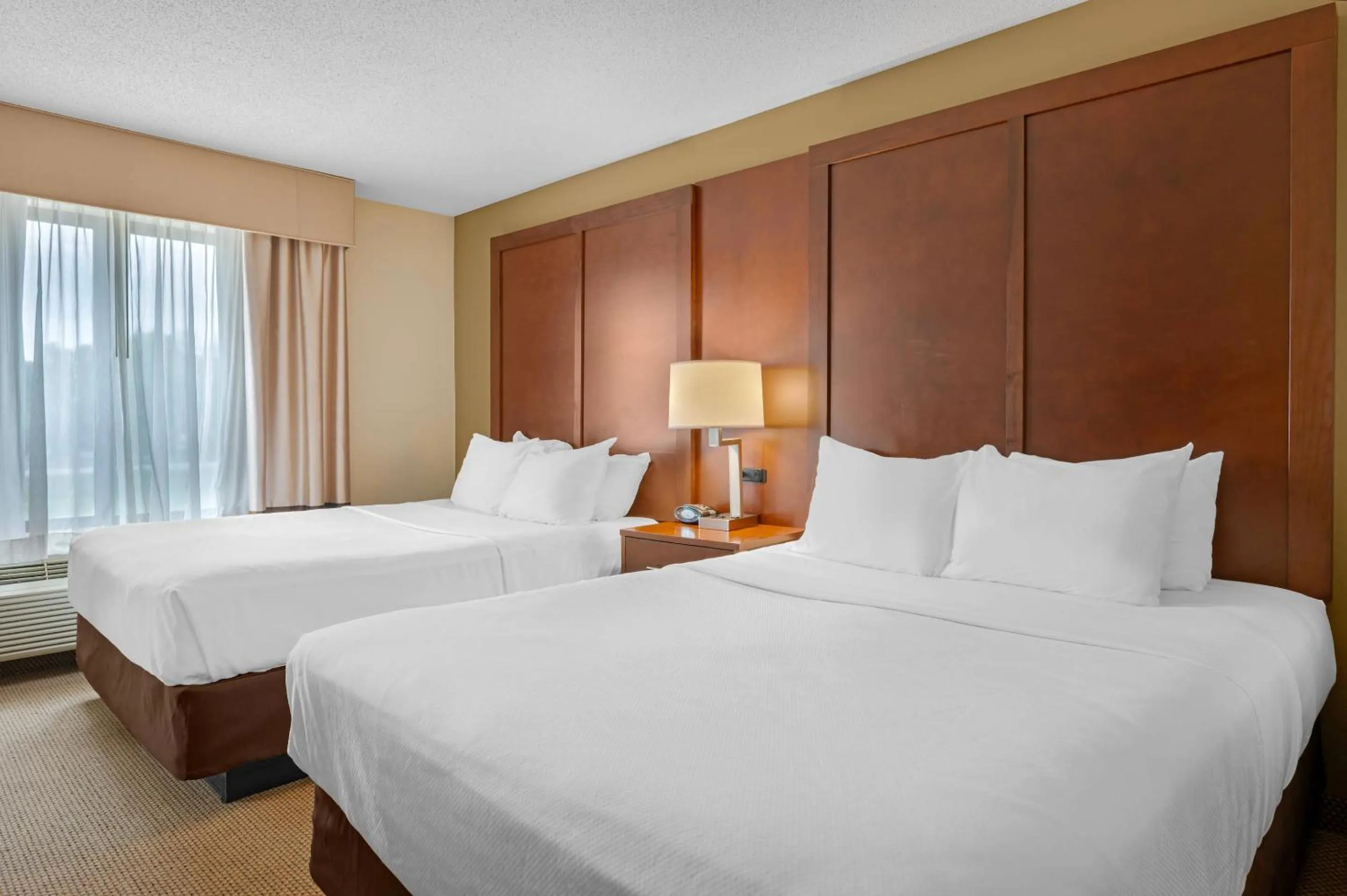 Bedroom, Bed in Comfort Suites South Bend Near Casino