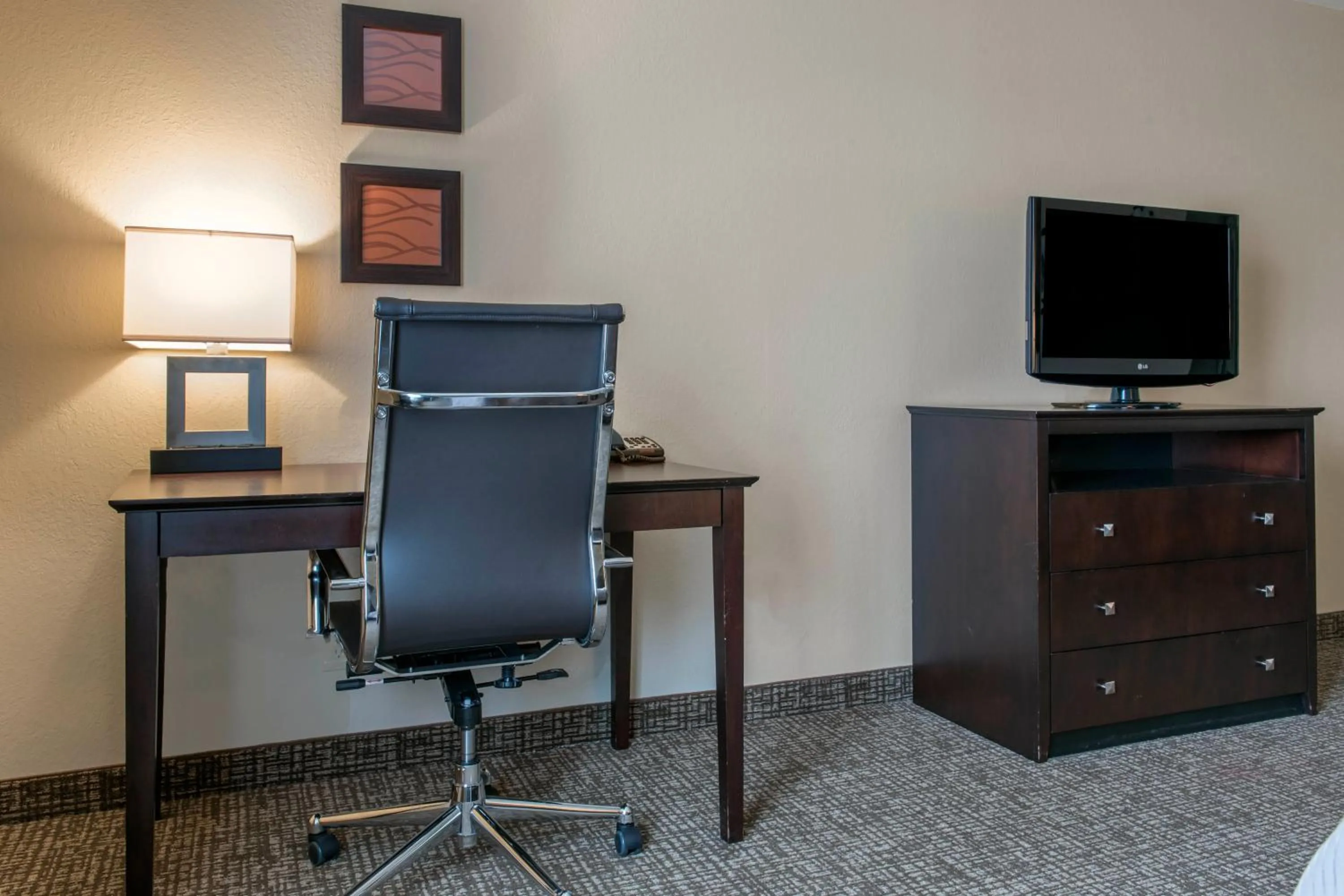 King Suite with Jacuzzi and Roll-In Shower - Accessible/Non-Smoking in Comfort Inn & Suites Porter near Indiana Dunes