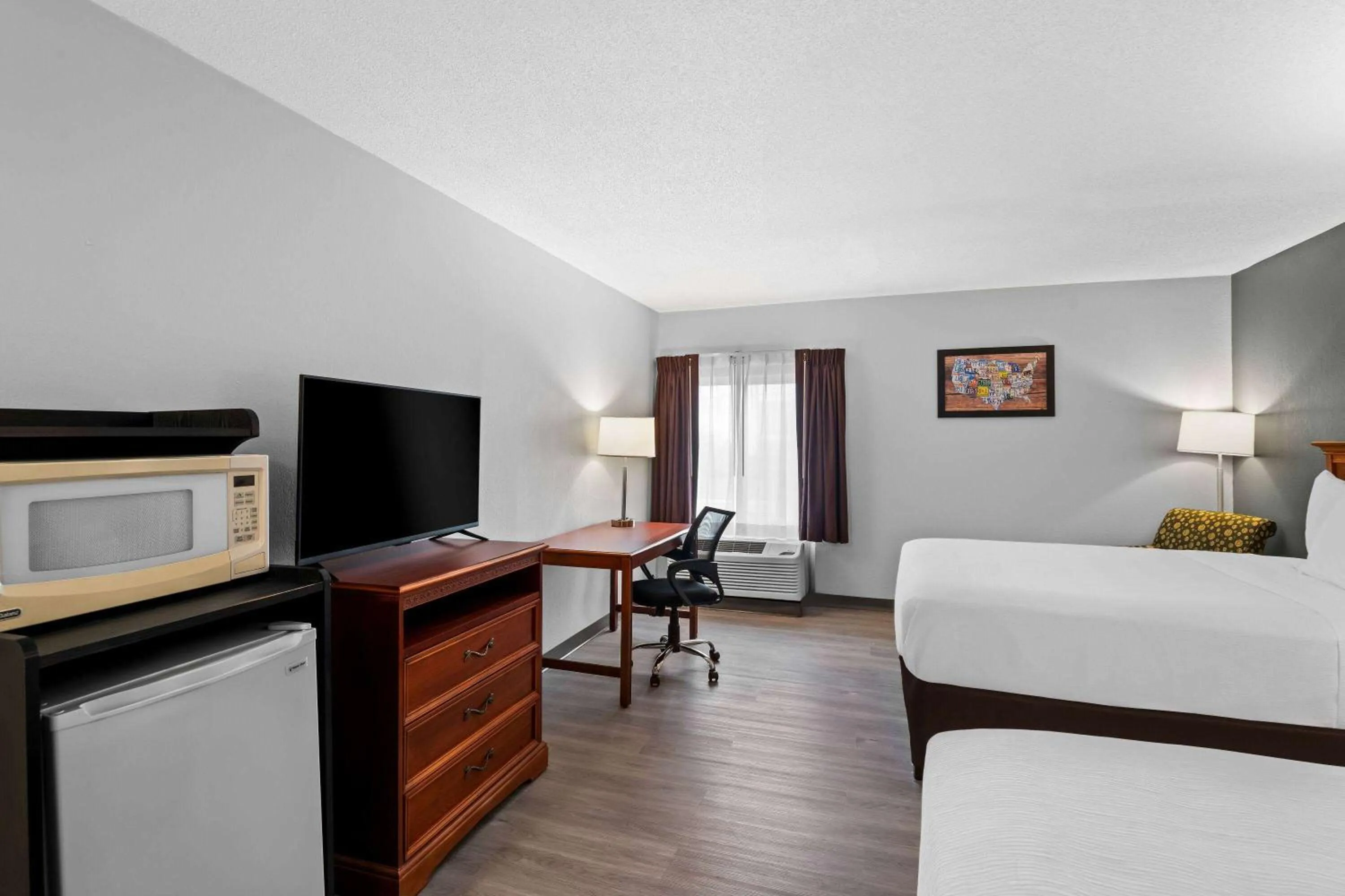 Bed in Baymont by Wyndham Lebanon IN