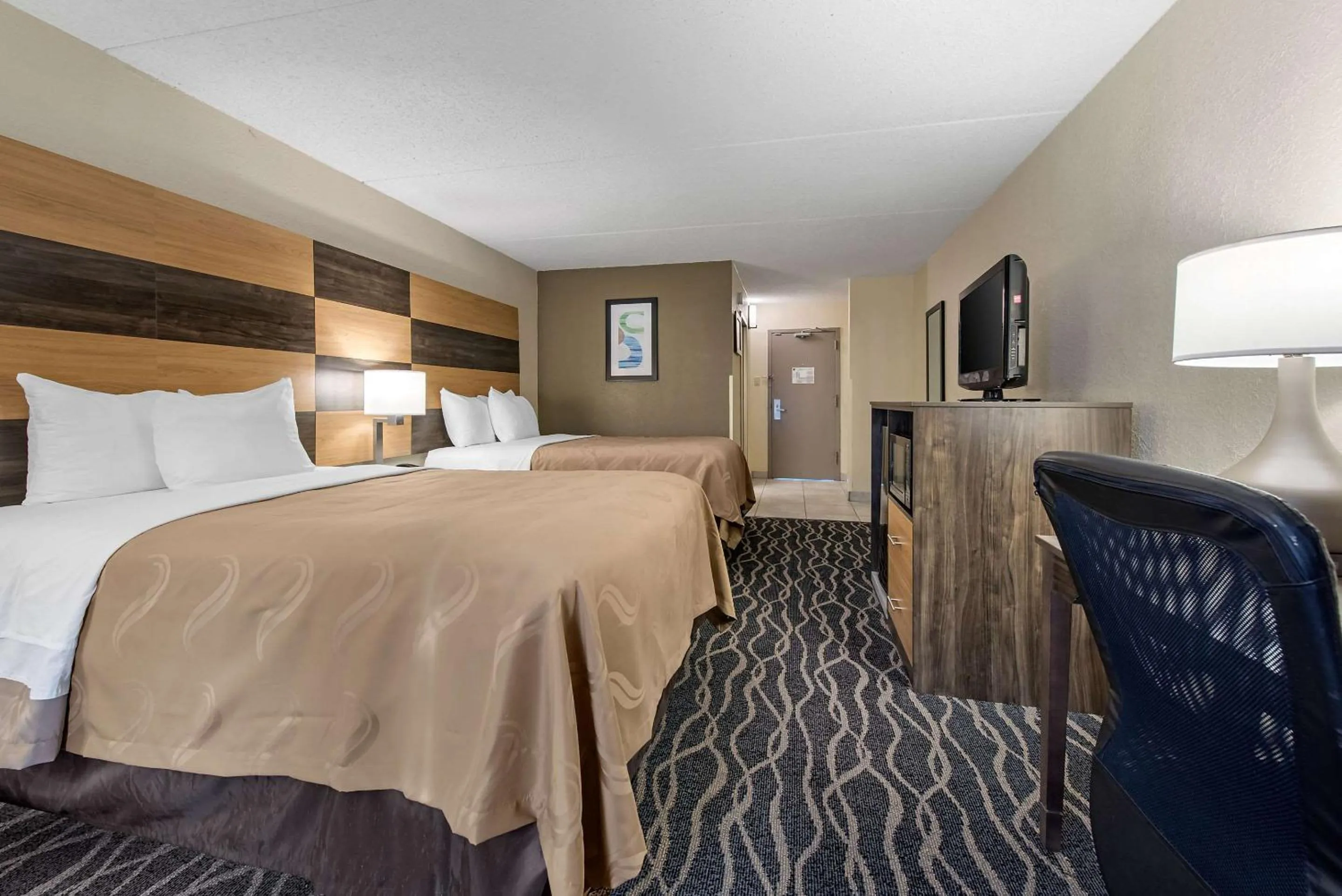 Photo of the whole room, Bed in Quality Inn & Suites Lafayette I-65