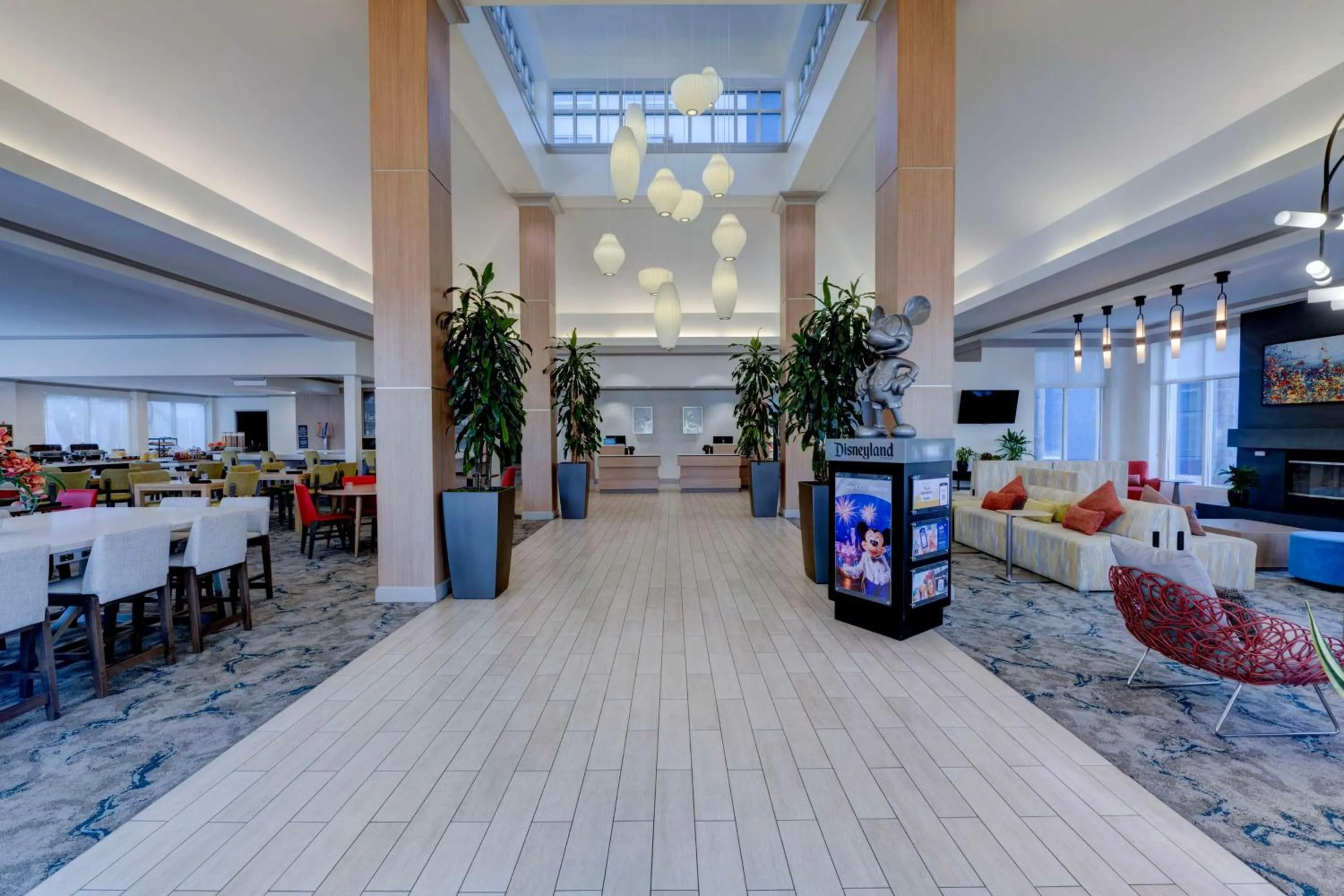 Lobby or reception in Hilton Garden Inn Anaheim/Garden Grove
