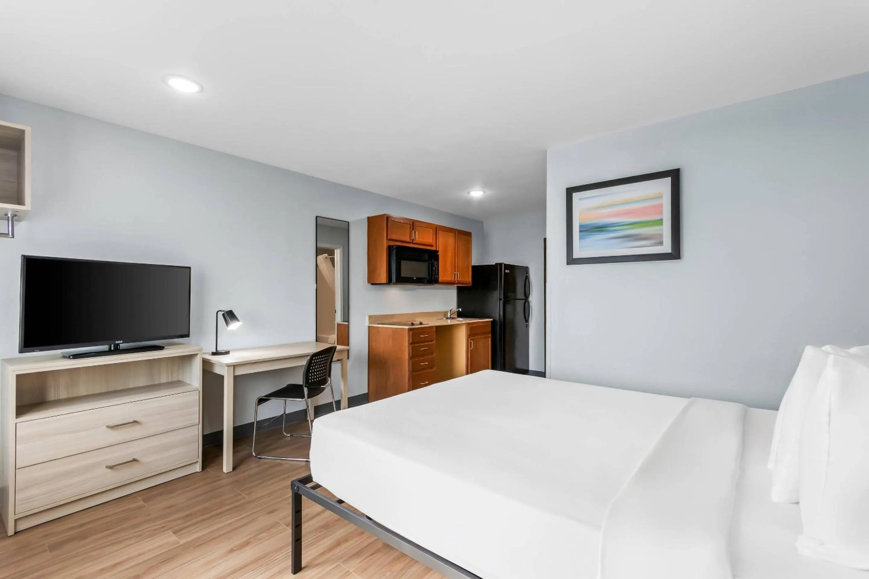 Bedroom, Bed in Suburban Studios Clarksville-Louisville North