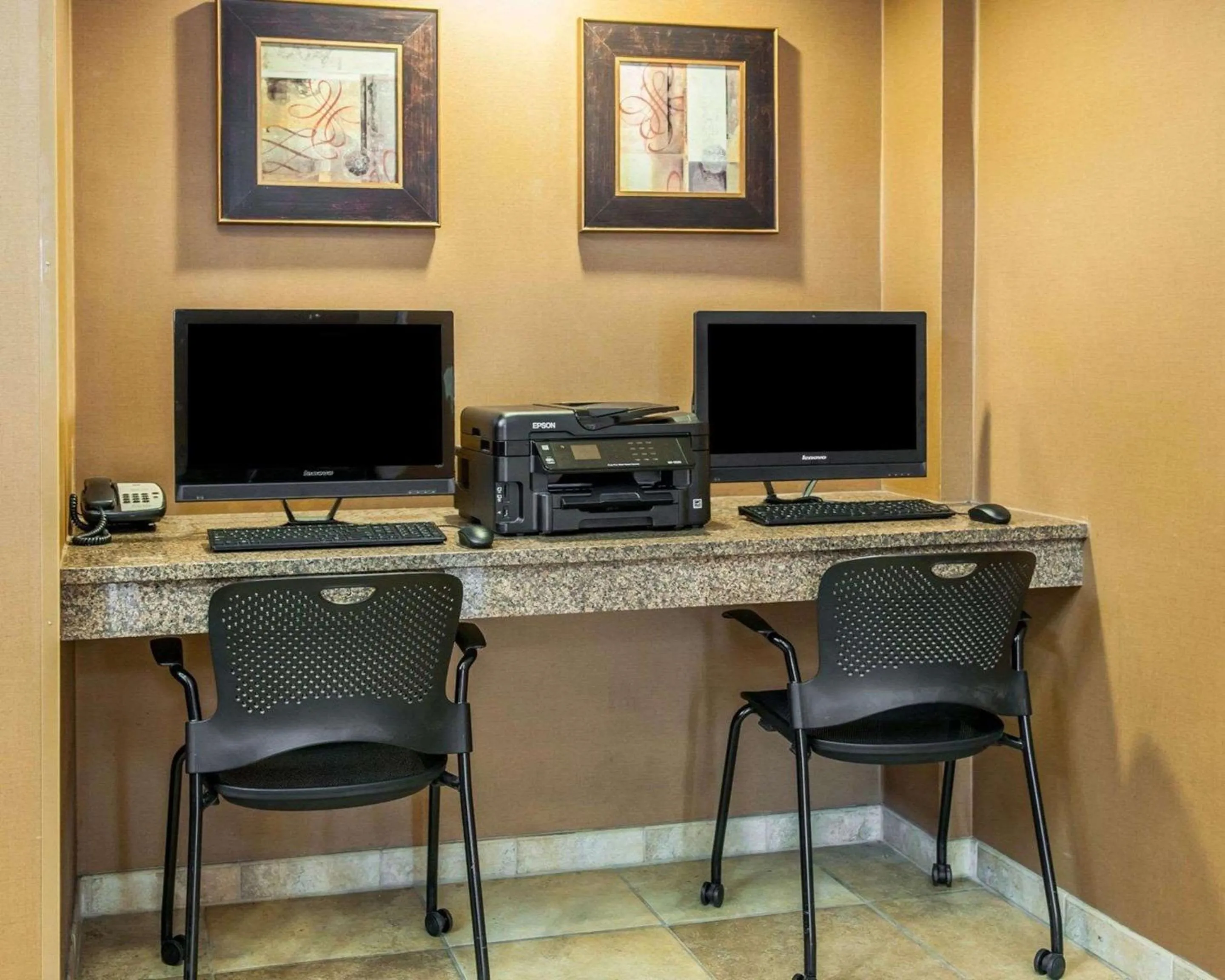 Business facilities in Comfort Inn Bloomington near University