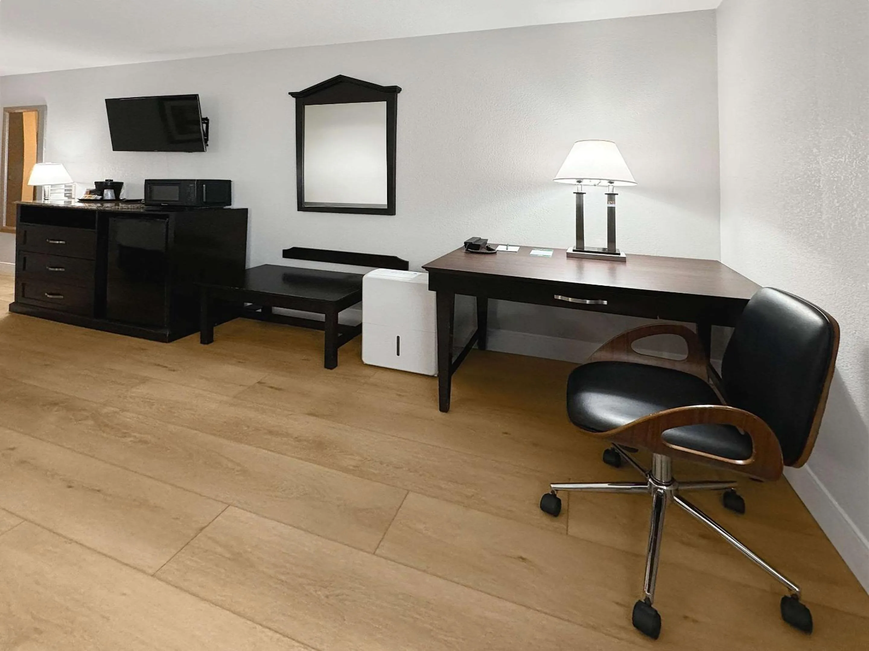 Bedroom in Quality Inn Fort Wayne