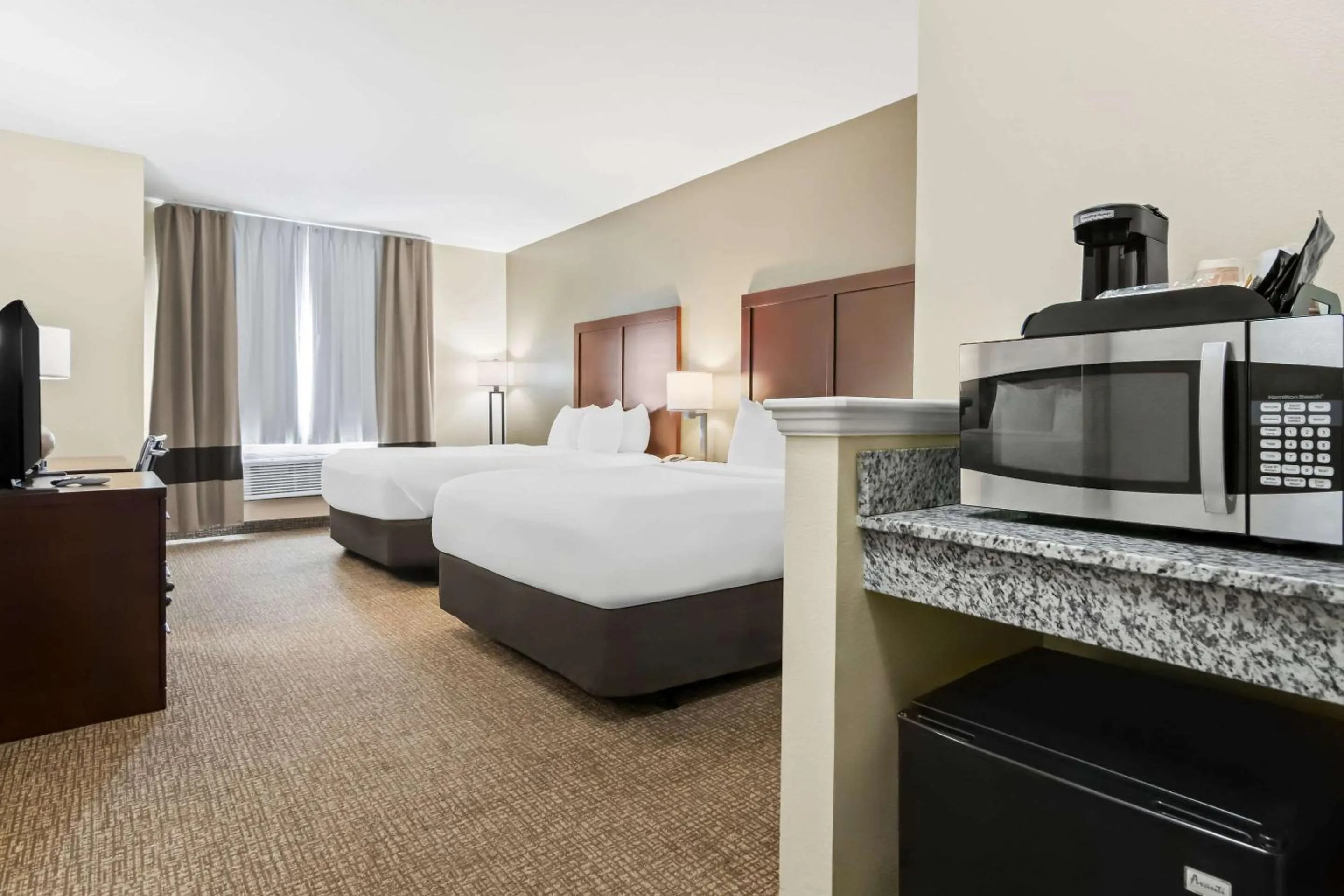 Bedroom, Bed in Comfort Inn Hebron-Lowell Area