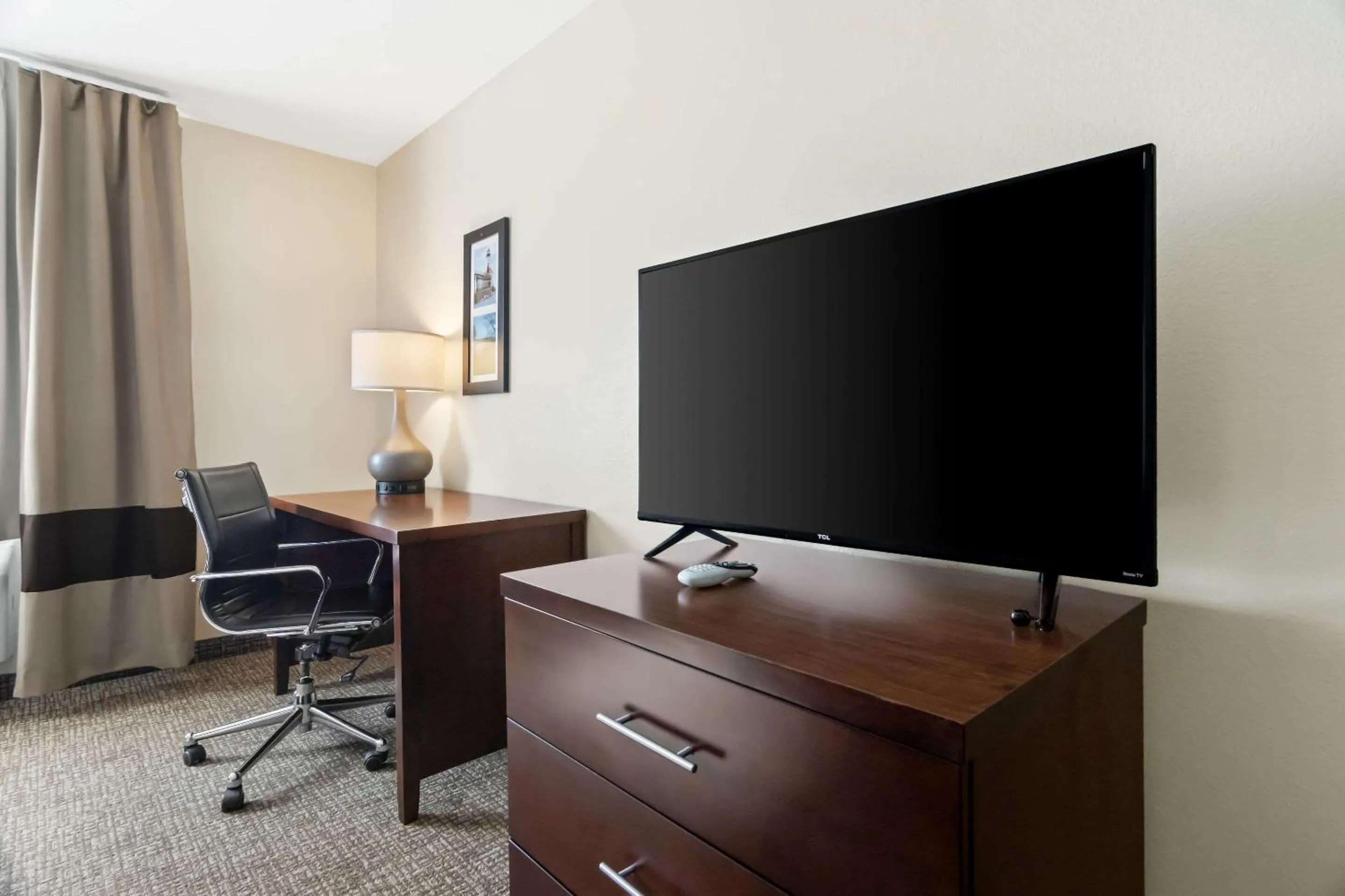 Bedroom in Comfort Inn Hebron-Lowell Area