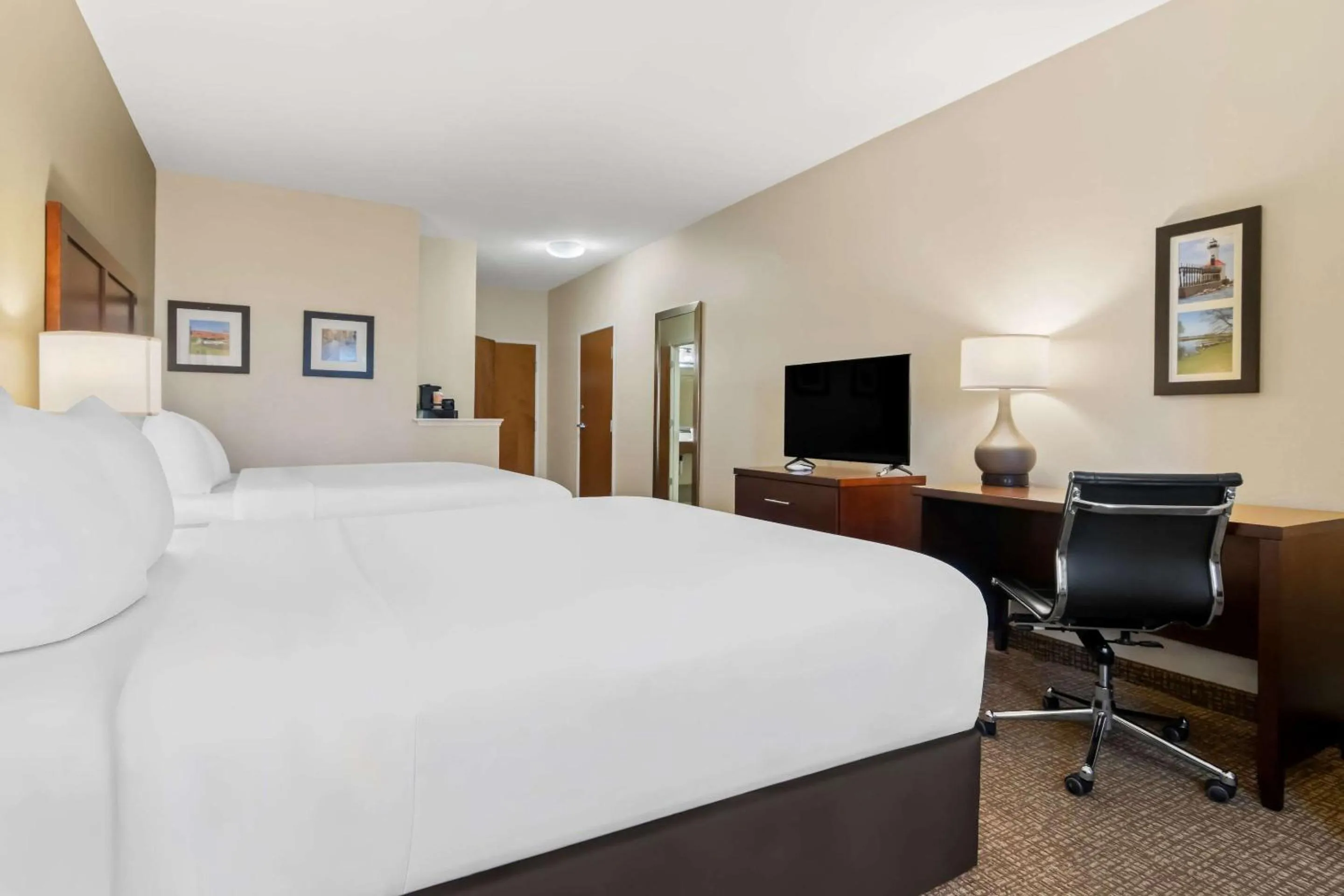 Bedroom, Bed in Comfort Inn Hebron-Lowell Area