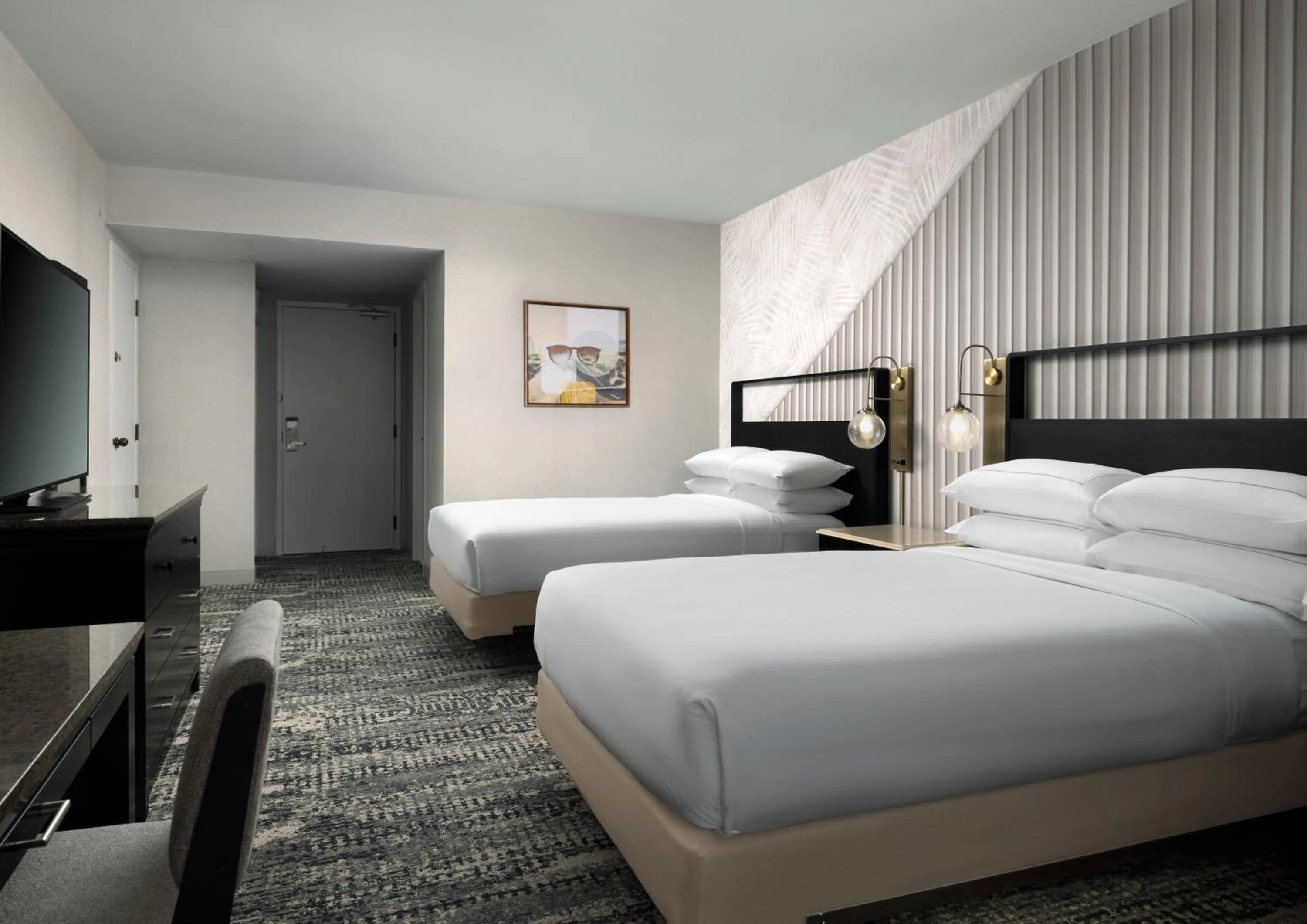 Bed in Hotel Fera Anaheim, a DoubleTree by Hilton Hotel