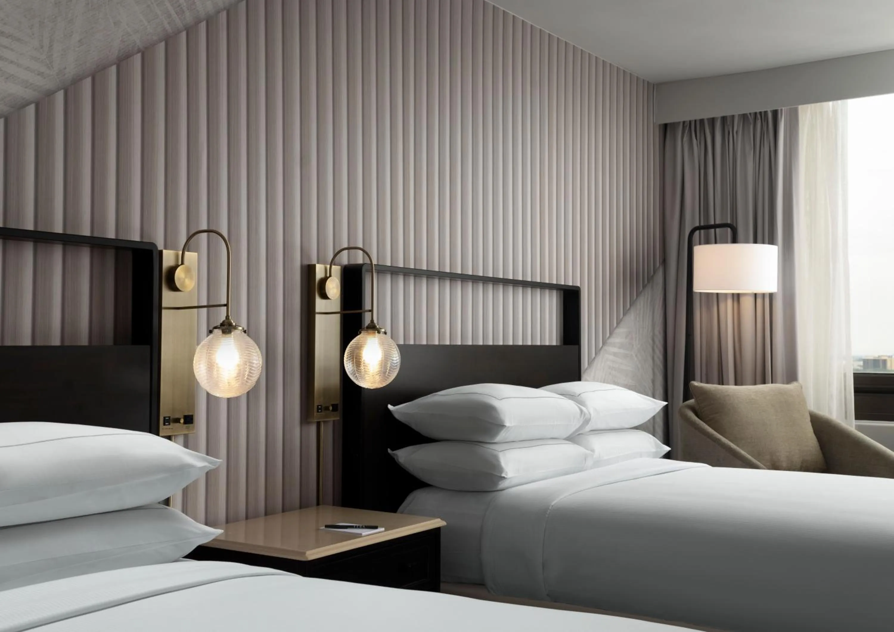 Bed in Hotel Fera Anaheim, a DoubleTree by Hilton Hotel