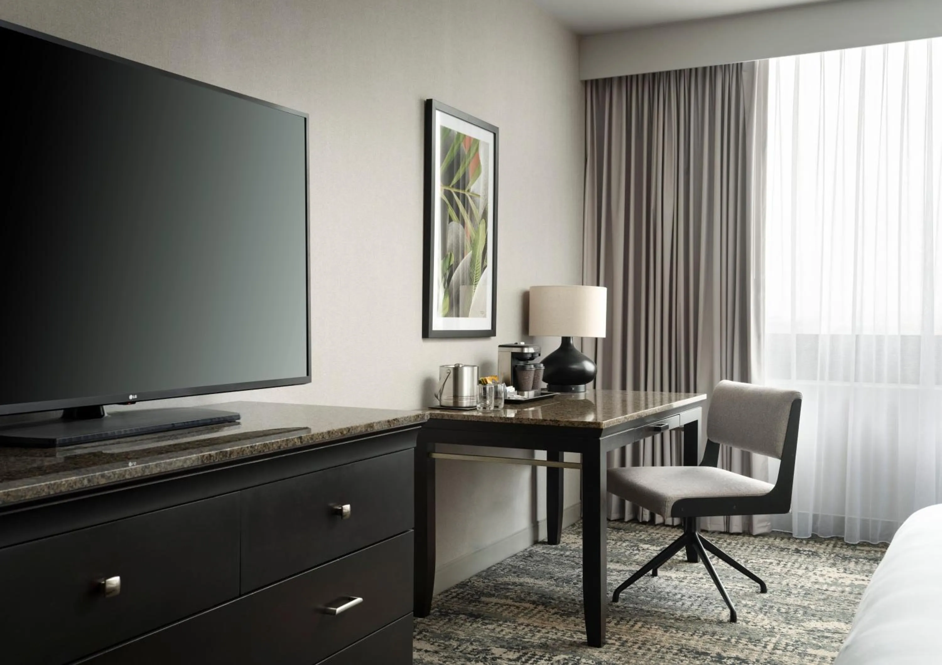 Bedroom in Hotel Fera Anaheim, a DoubleTree by Hilton Hotel