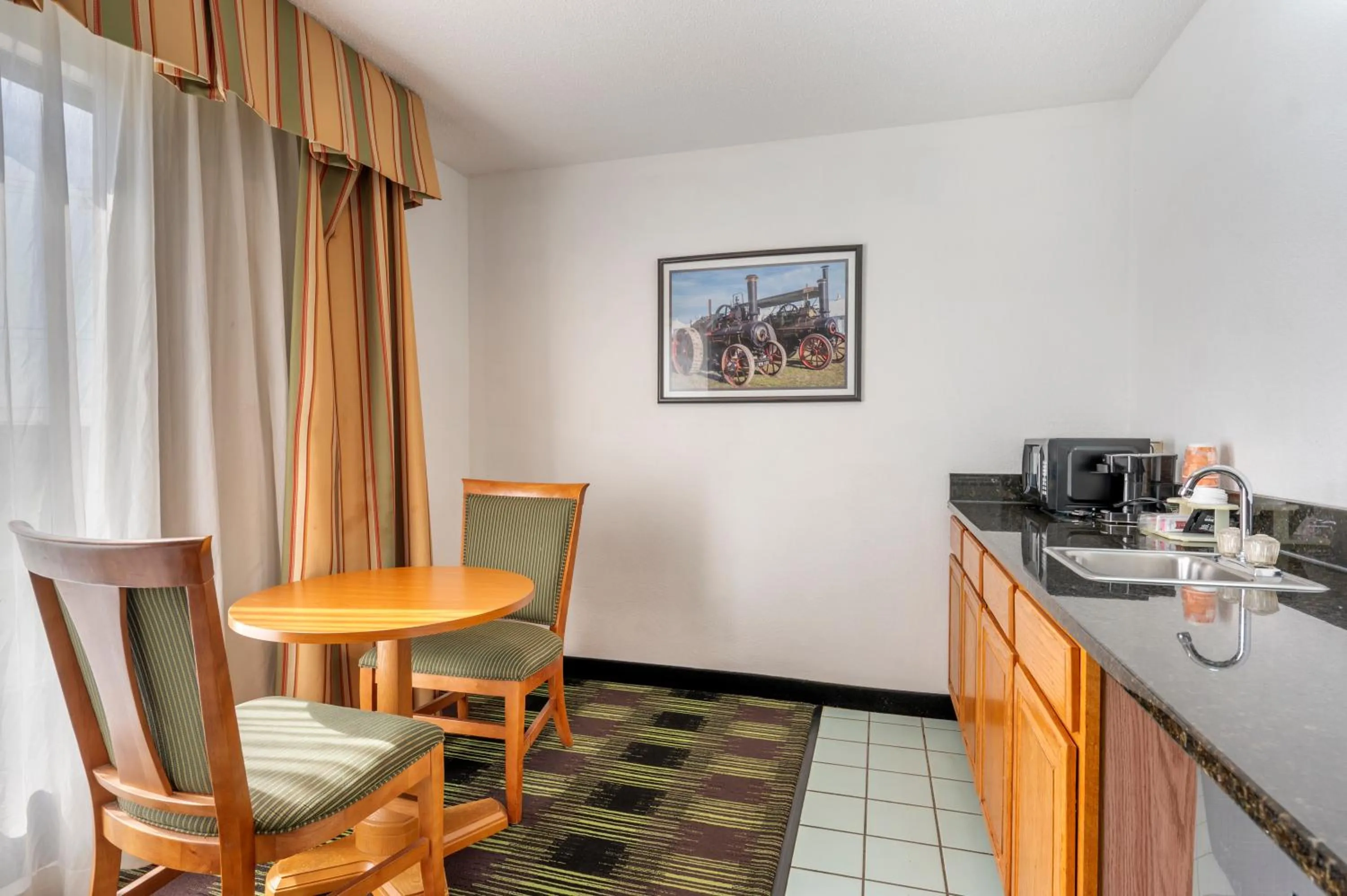 kitchen in Quality Inn & Suites Near Amish Country