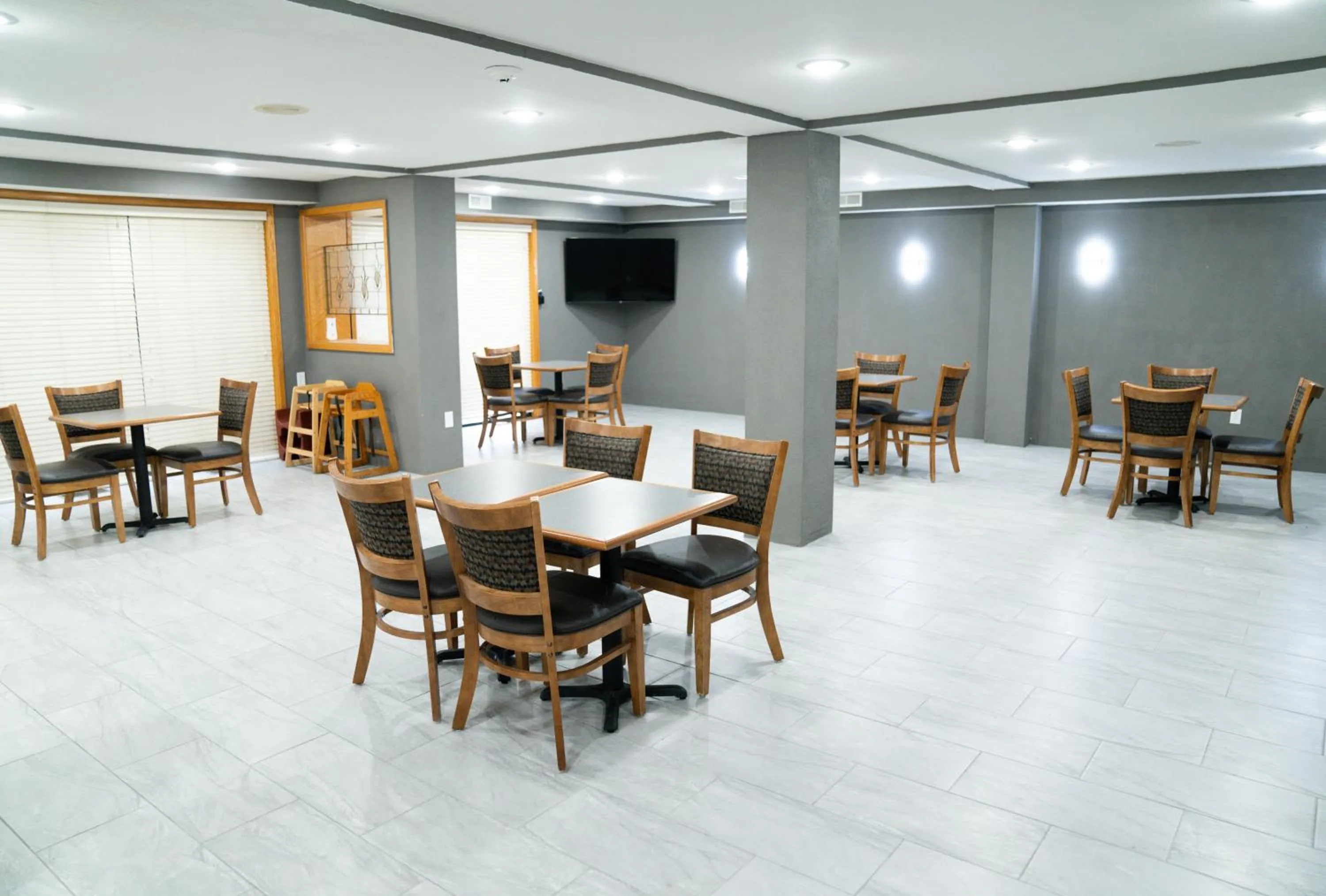 Breakfast in Quality Inn Seymour I-65