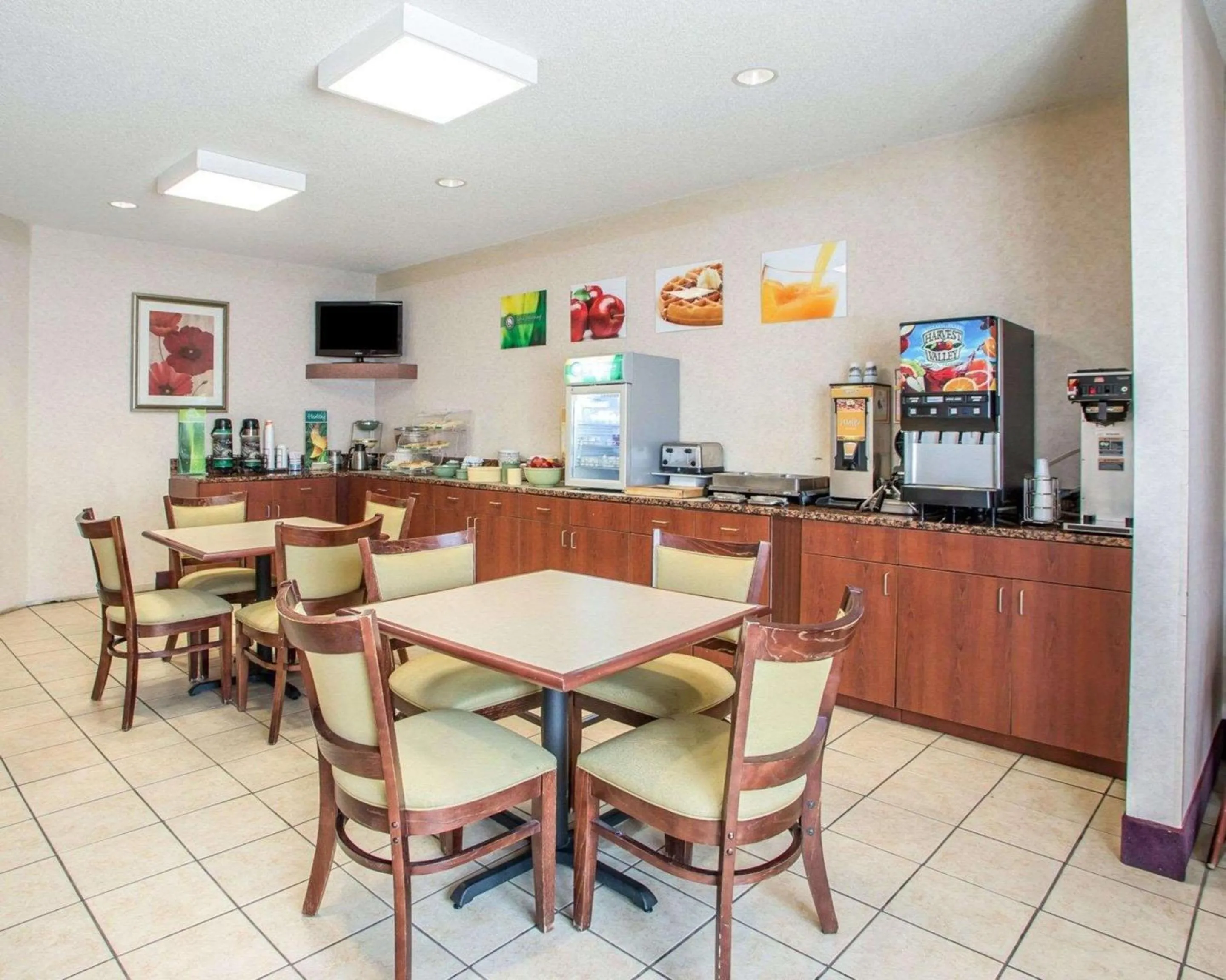 Restaurant/places to eat in Quality Inn Merrillville