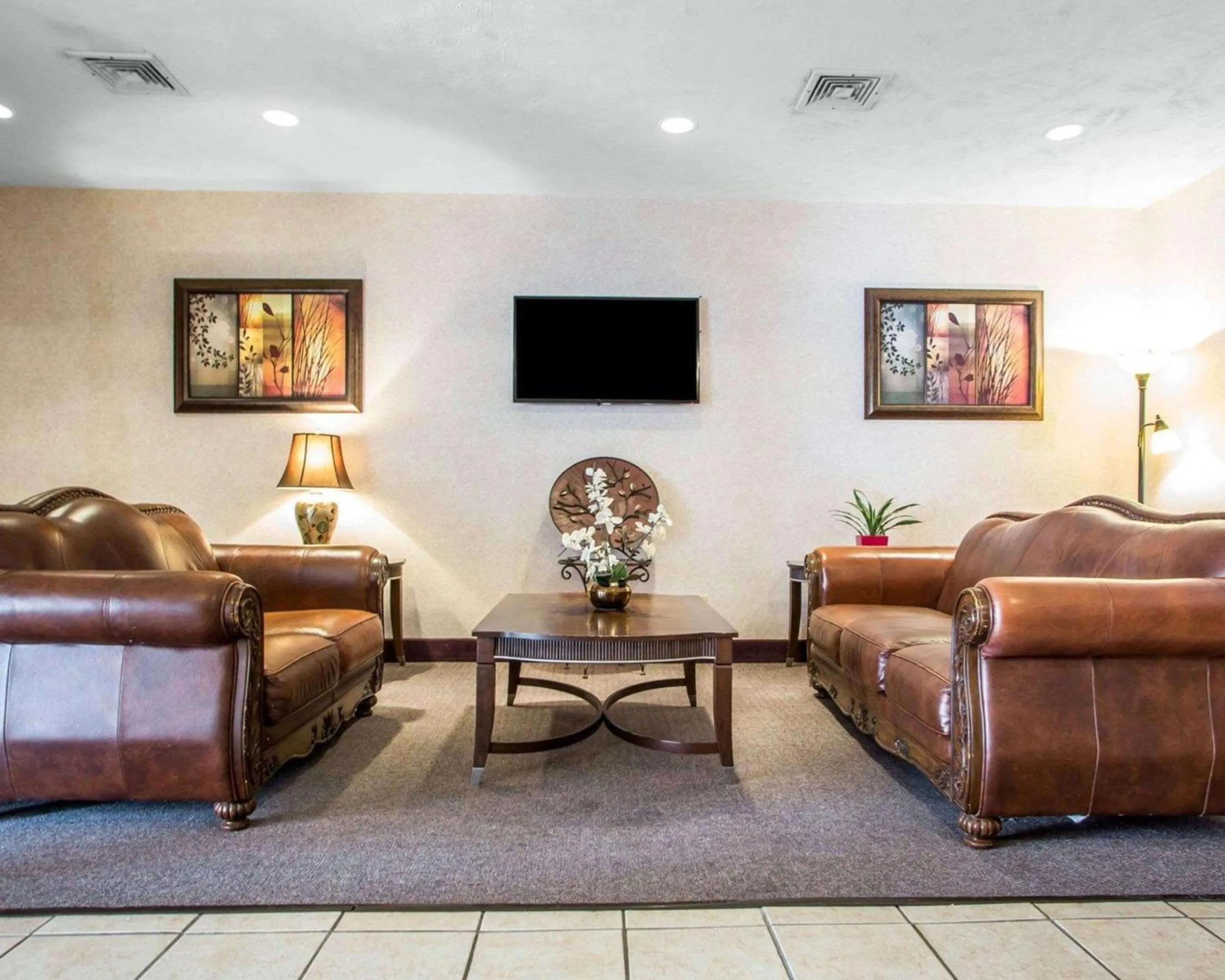 Lobby or reception in Quality Inn Merrillville