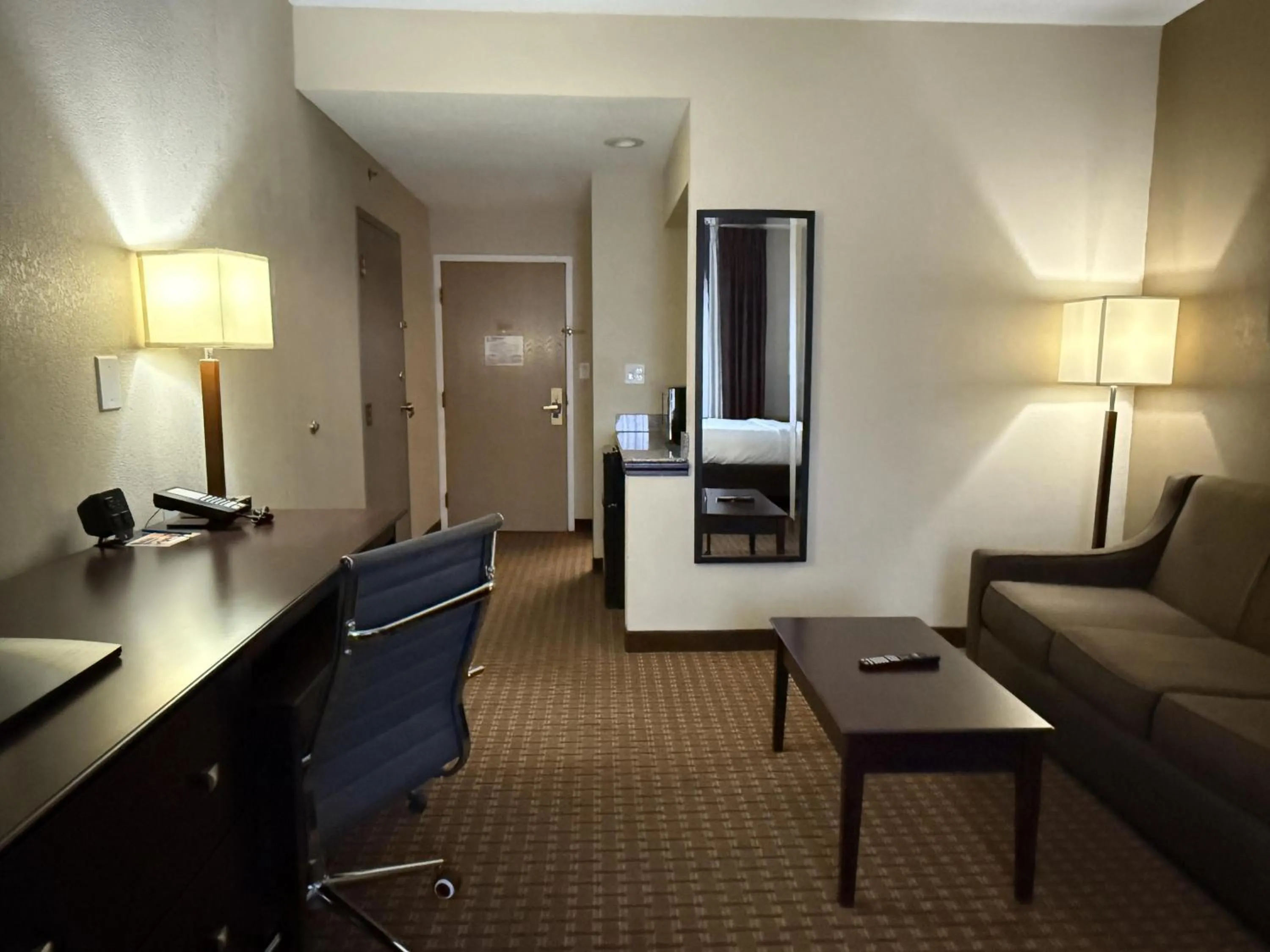 Bedroom in SureStay by Best Western Marion