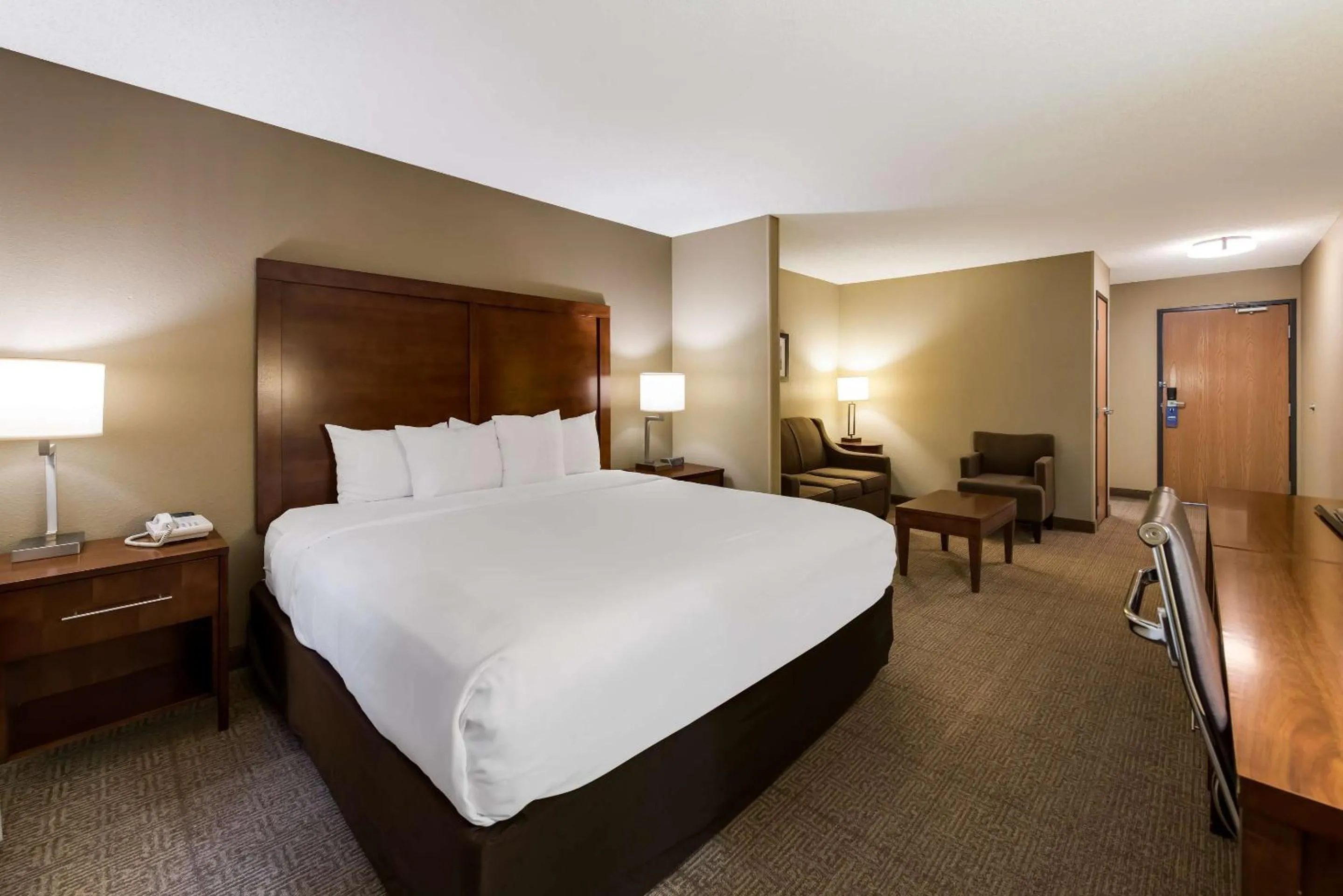 Bedroom, Bed in Comfort Inn Wichita East