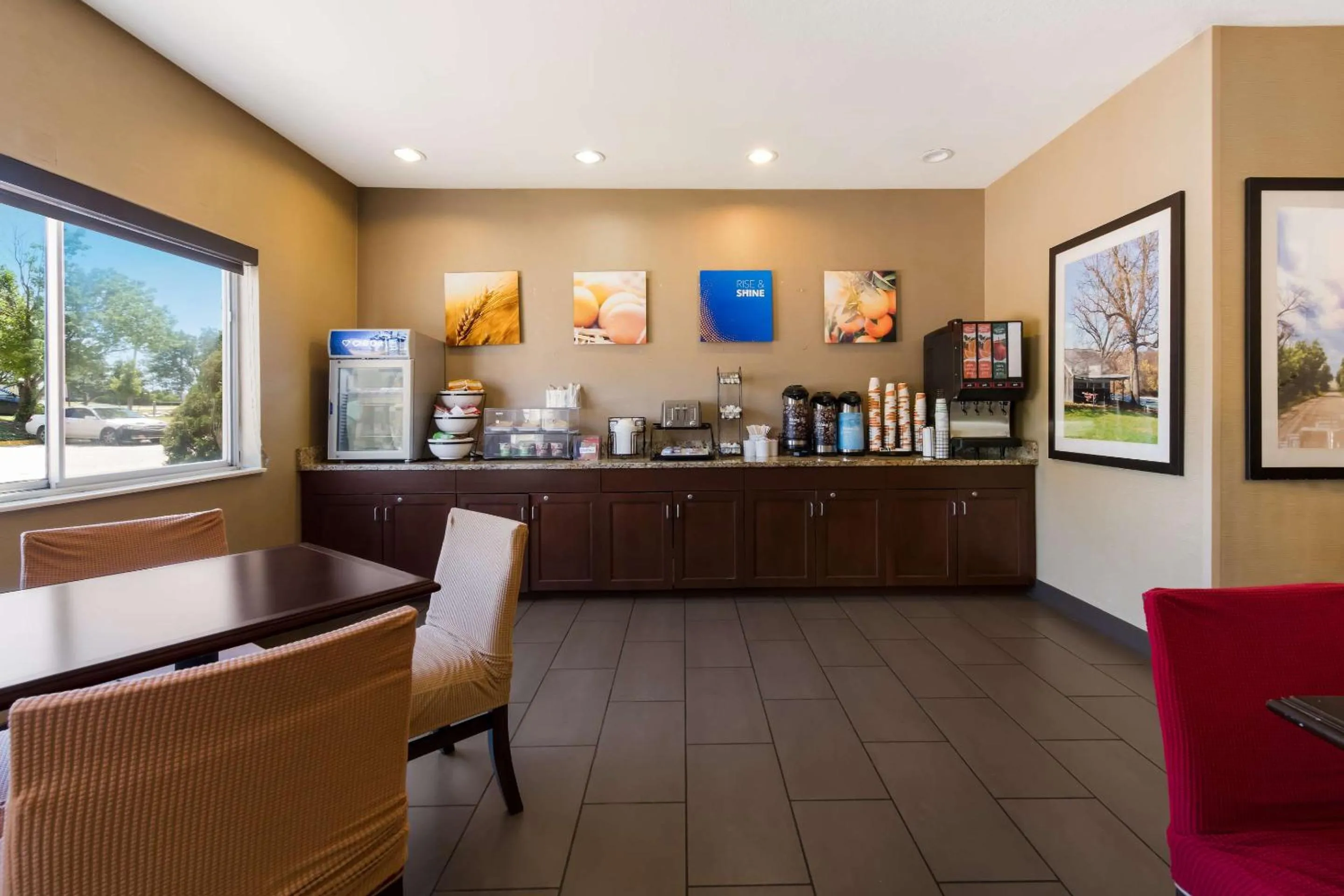 Breakfast in Comfort Inn Wichita East