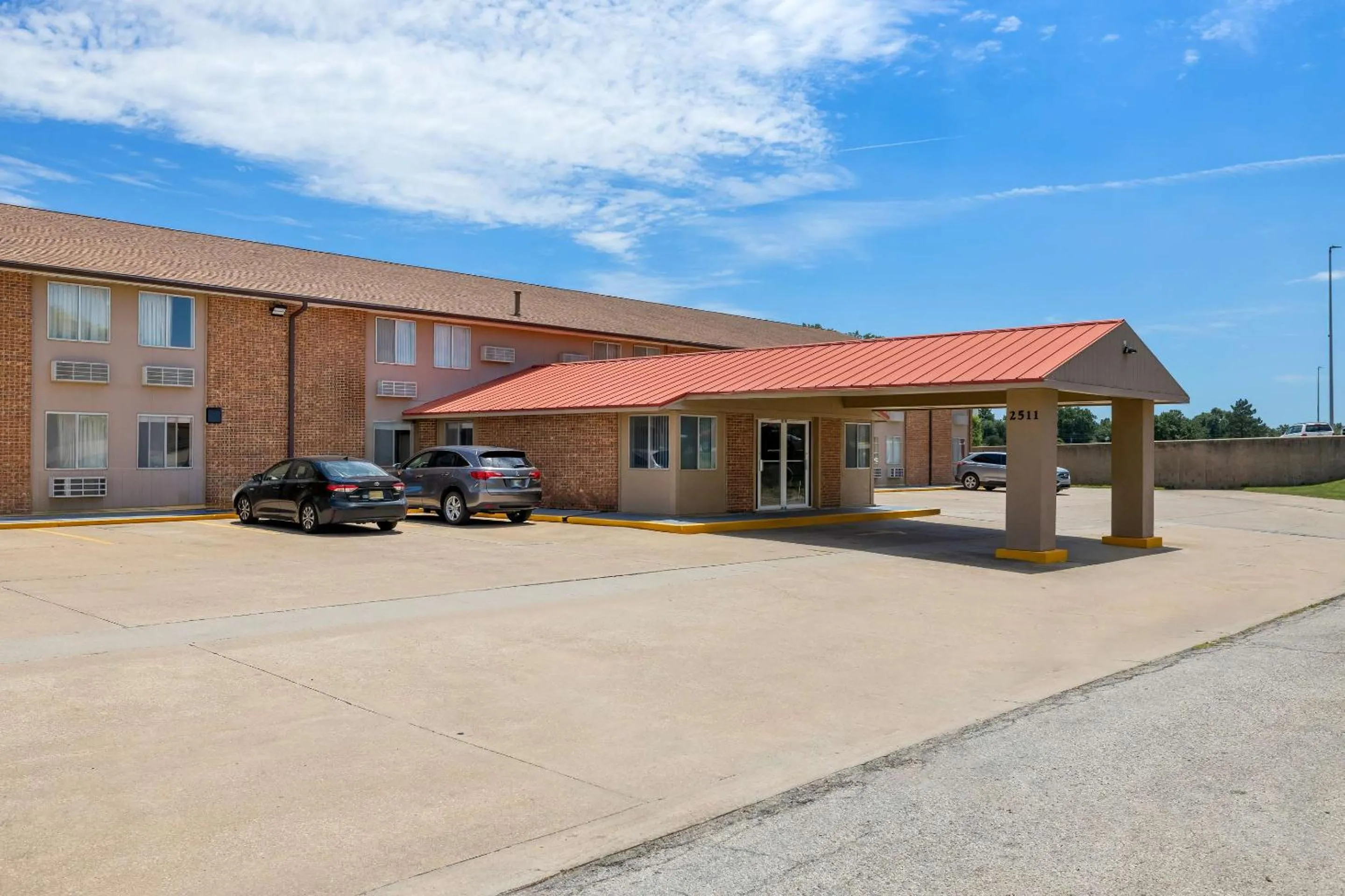 Property building in Econo Lodge Emporia