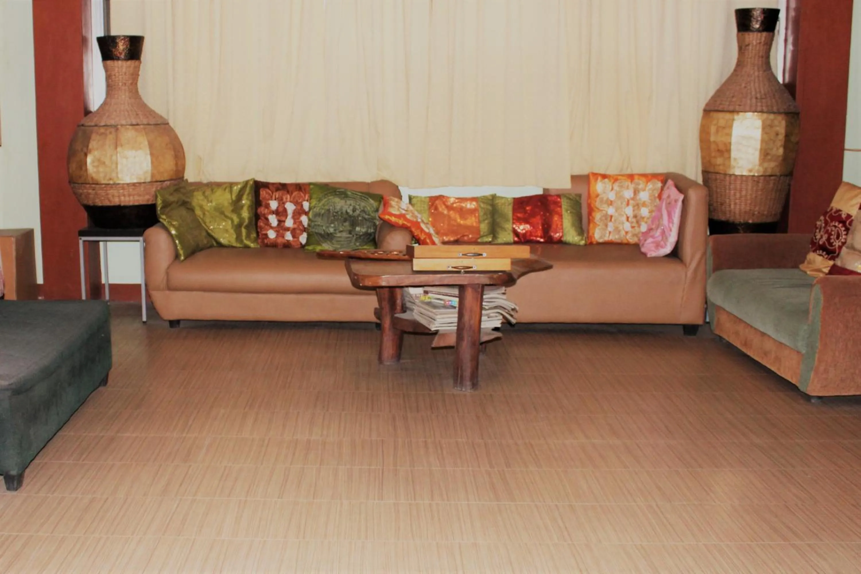 Lolo Oyong Pension House