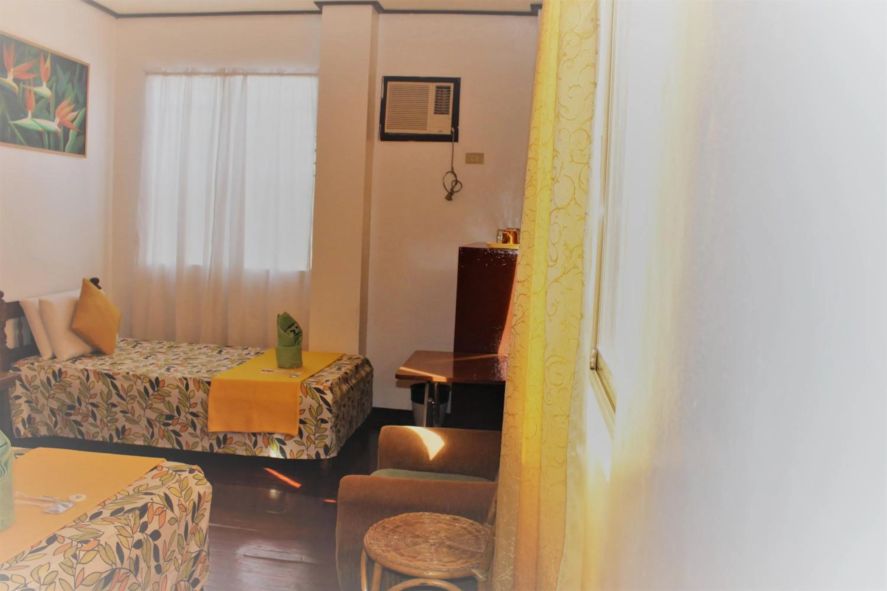 Lolo Oyong Pension House