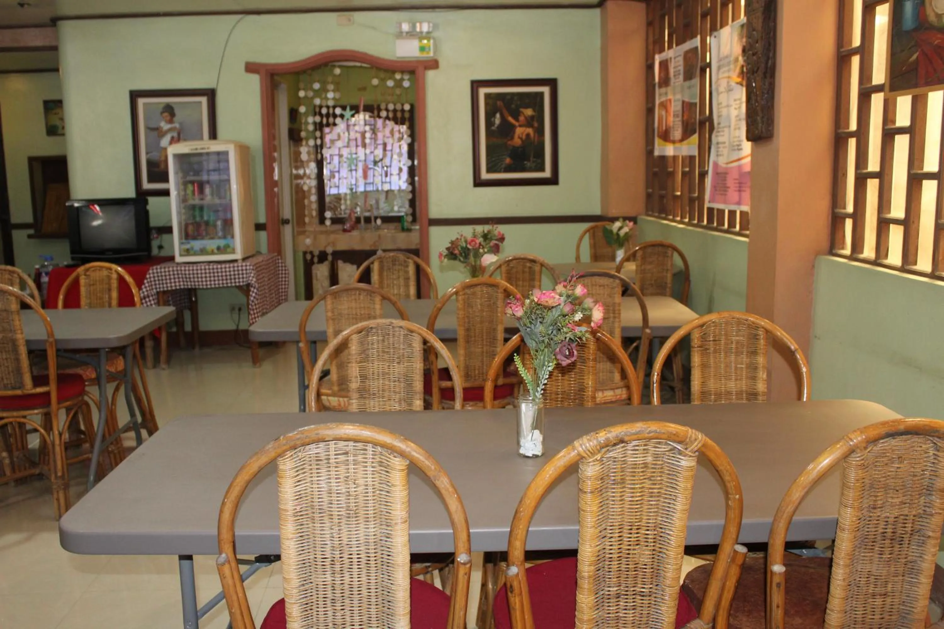 Lolo Oyong Pension House