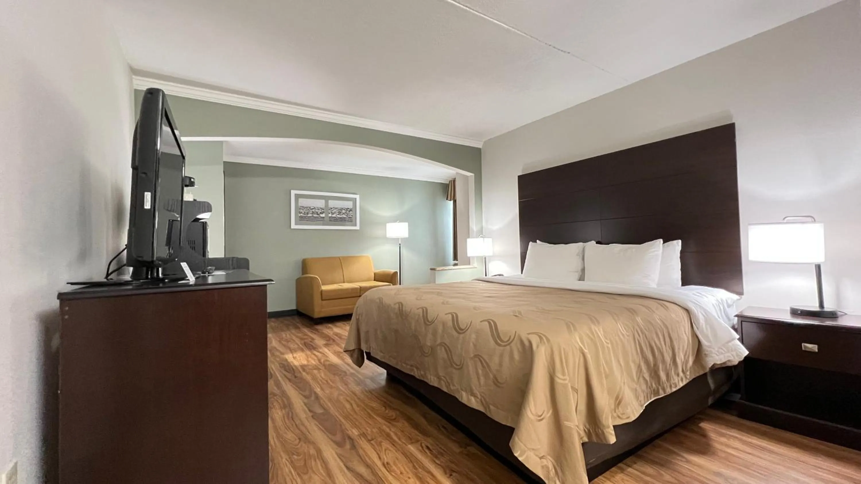 Bedroom, Bed in Quality Inn Merriam Kansas City