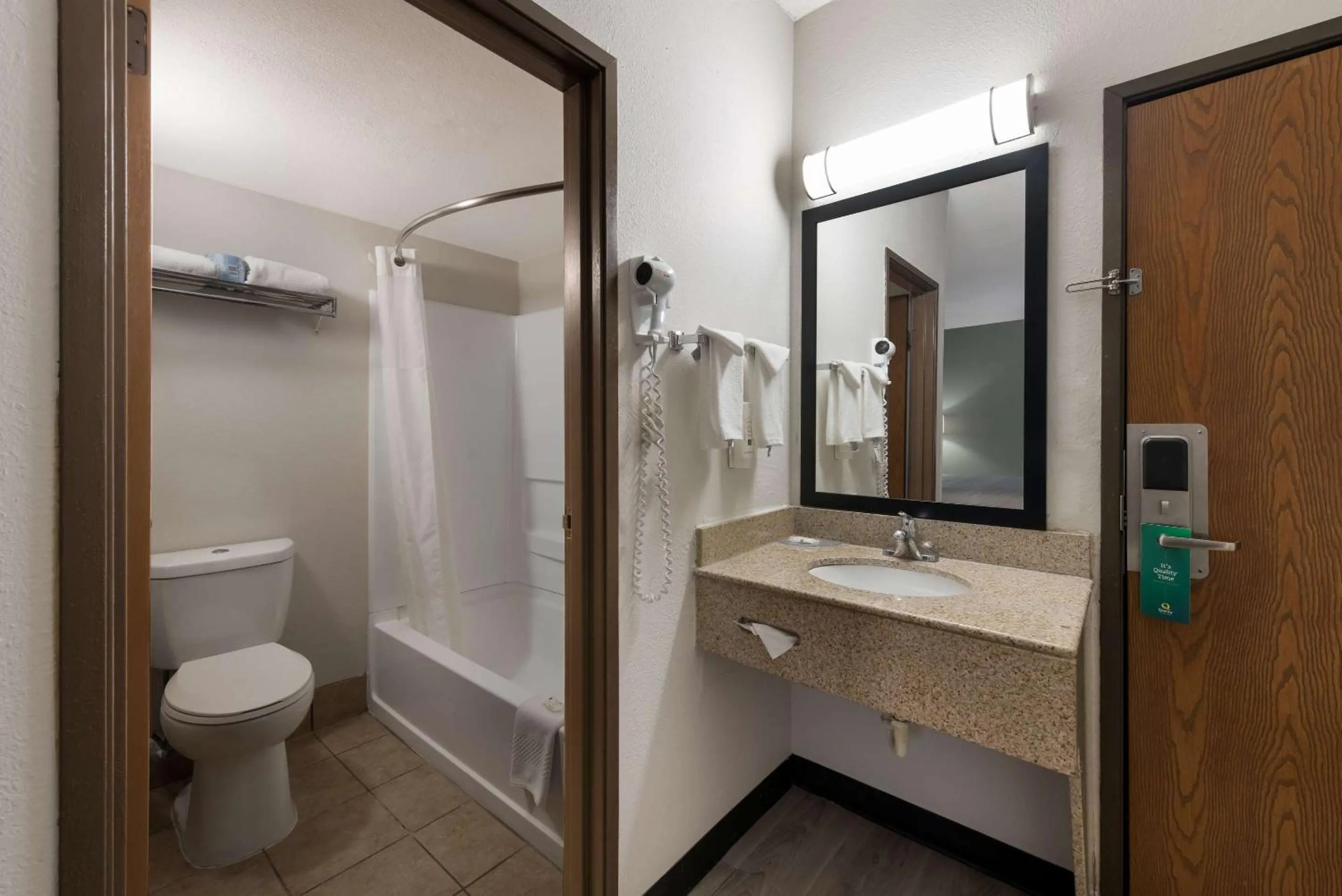 Bedroom in Quality Inn Merriam Kansas City